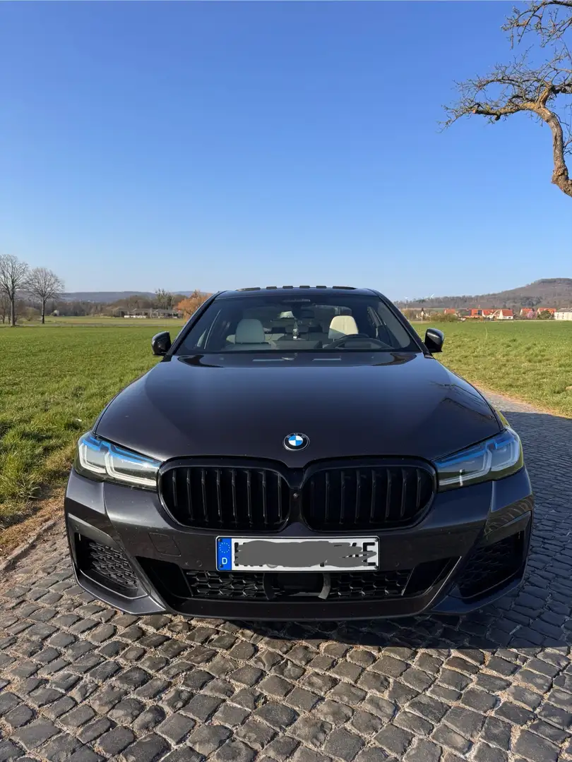 BMW 545 545e xDrive Aut. M Sport *INDIVIDUAL* Grau - 2