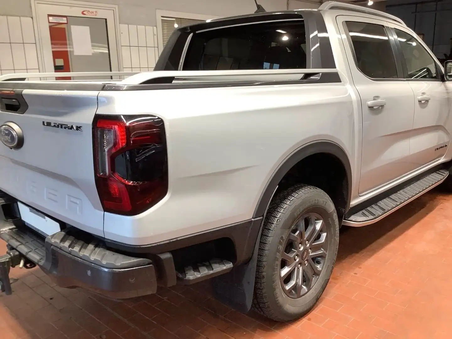 Ford Ranger Wildtrak e-4WD Doka*LED*B&O*AHK*Offroad-P Silber - 2