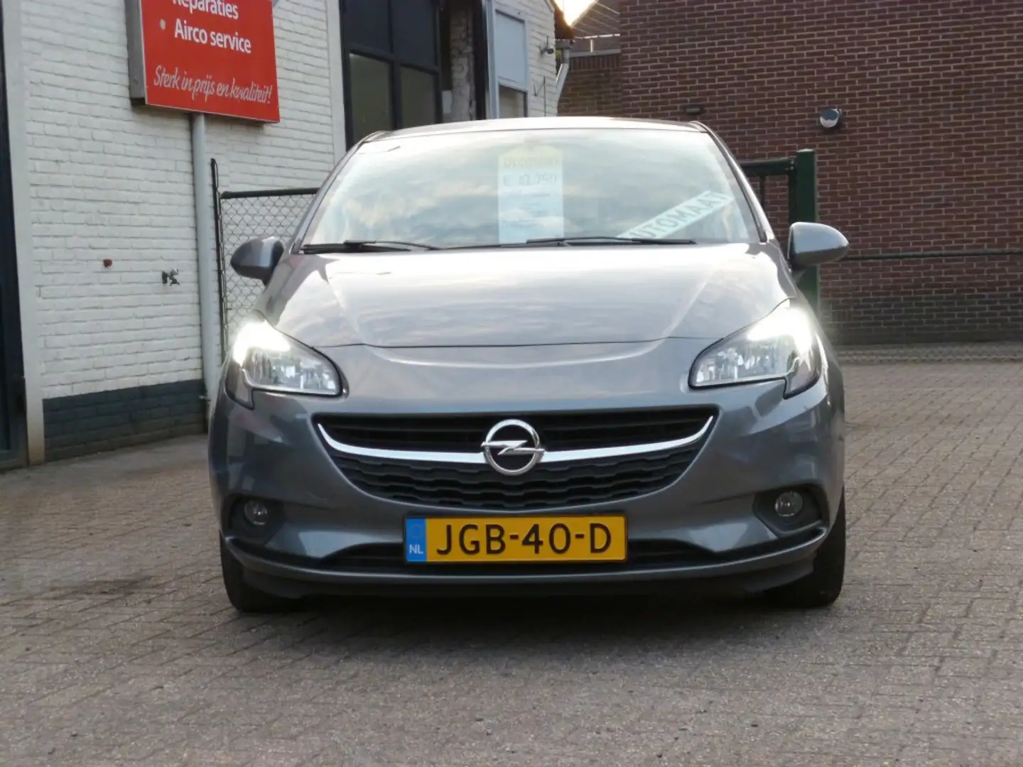 Opel Corsa-e 1.4 Business+ Automaat Grijs - 2