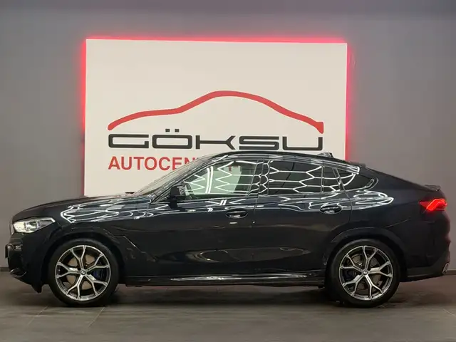 BMW X6 view 4