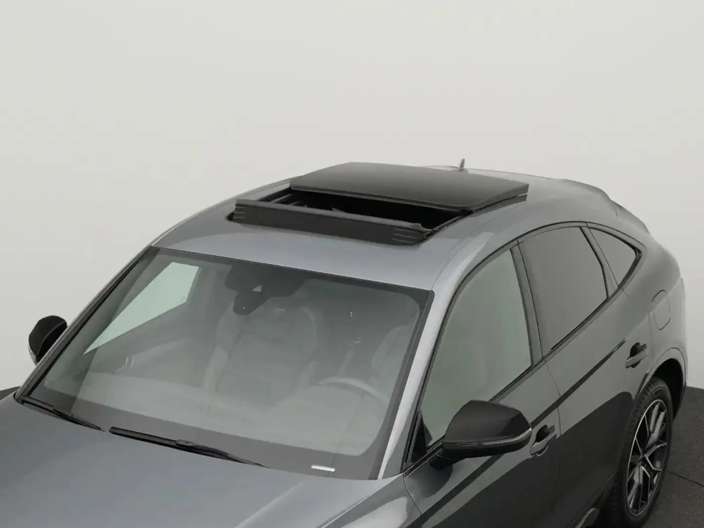 Audi Q5 Sportback 55 TFSIe Black line quattro-ultra S tron Gris - 2