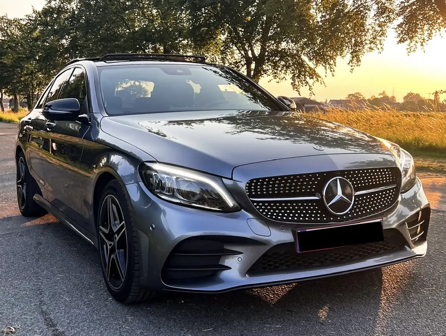 Mercedes-Benz C 200 Night pakket, Burmester, Panoramisch dak, 360 cam Grijs - 1