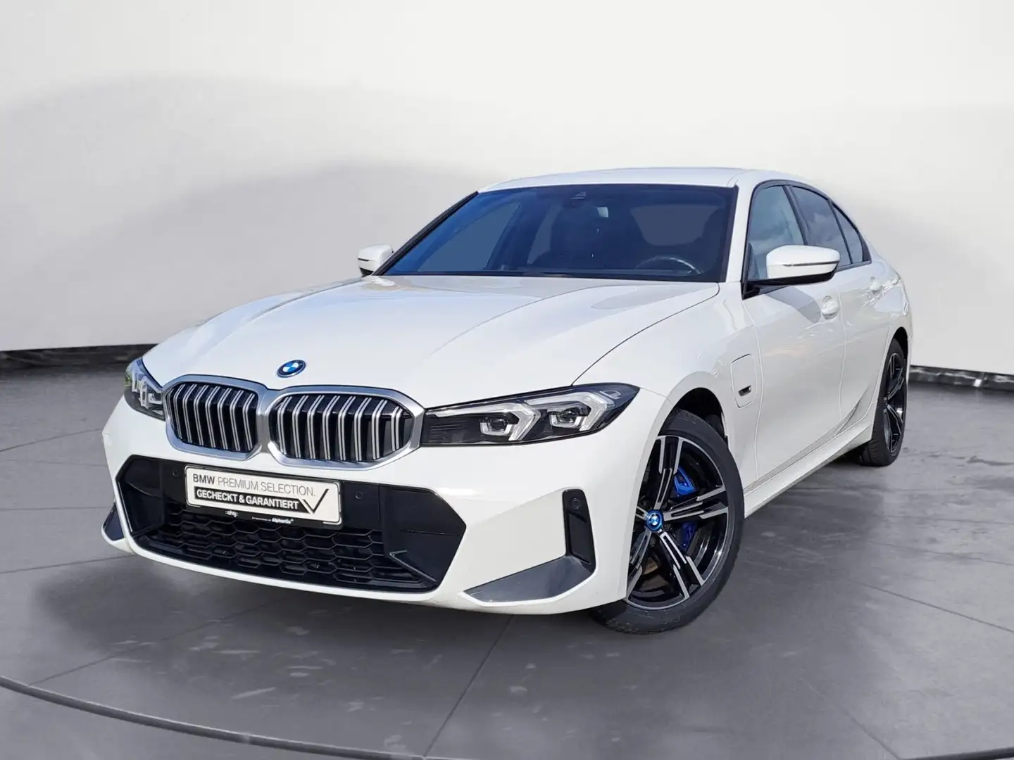 BMW 320 e Aut. M Sport Navi Komfortzugang PDC LED Wit - 2