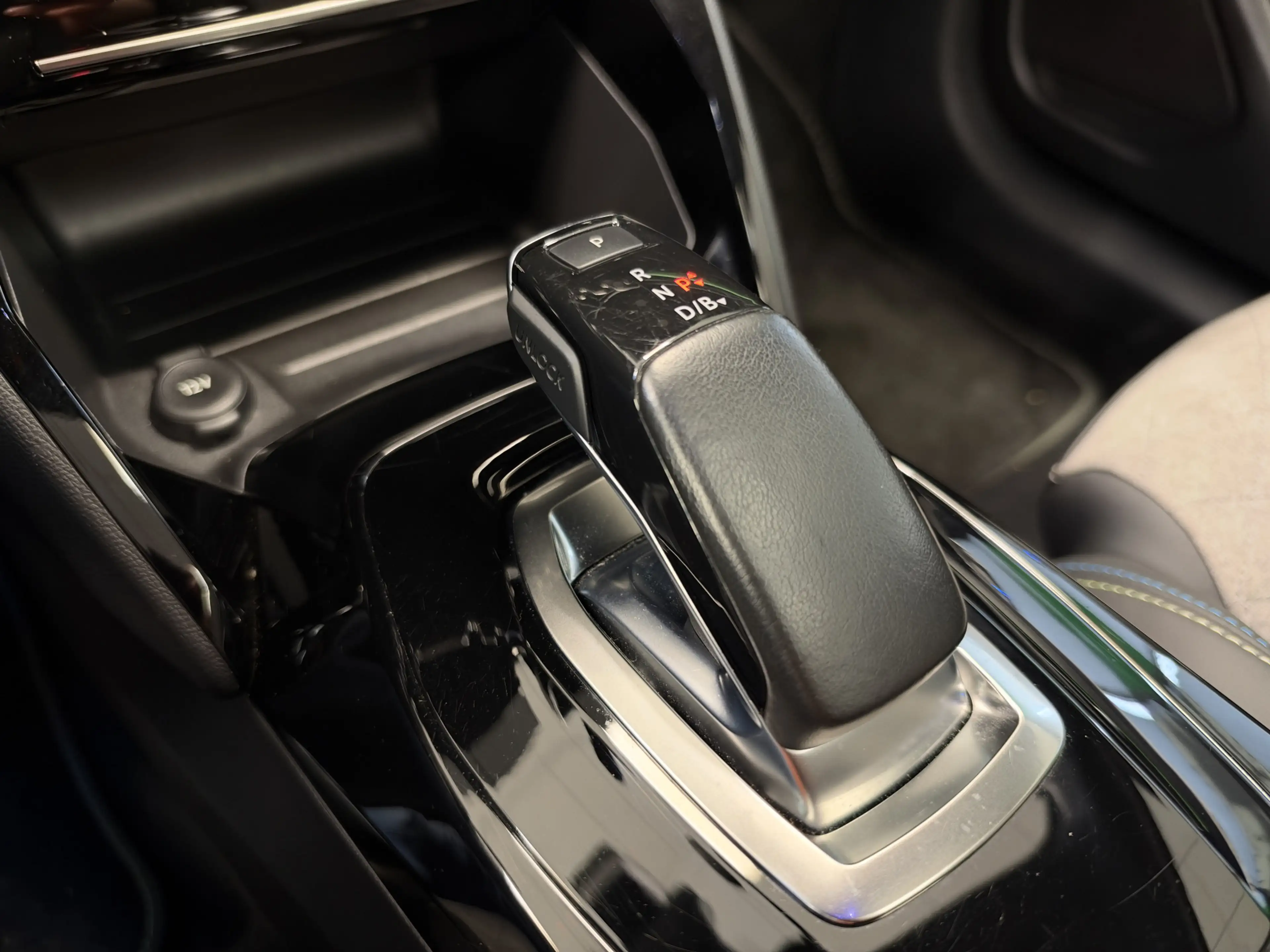 Peugeot e-208 EV GT Pack 50 kWh Panoramadak Navigatie Adaptive-C — photo 12