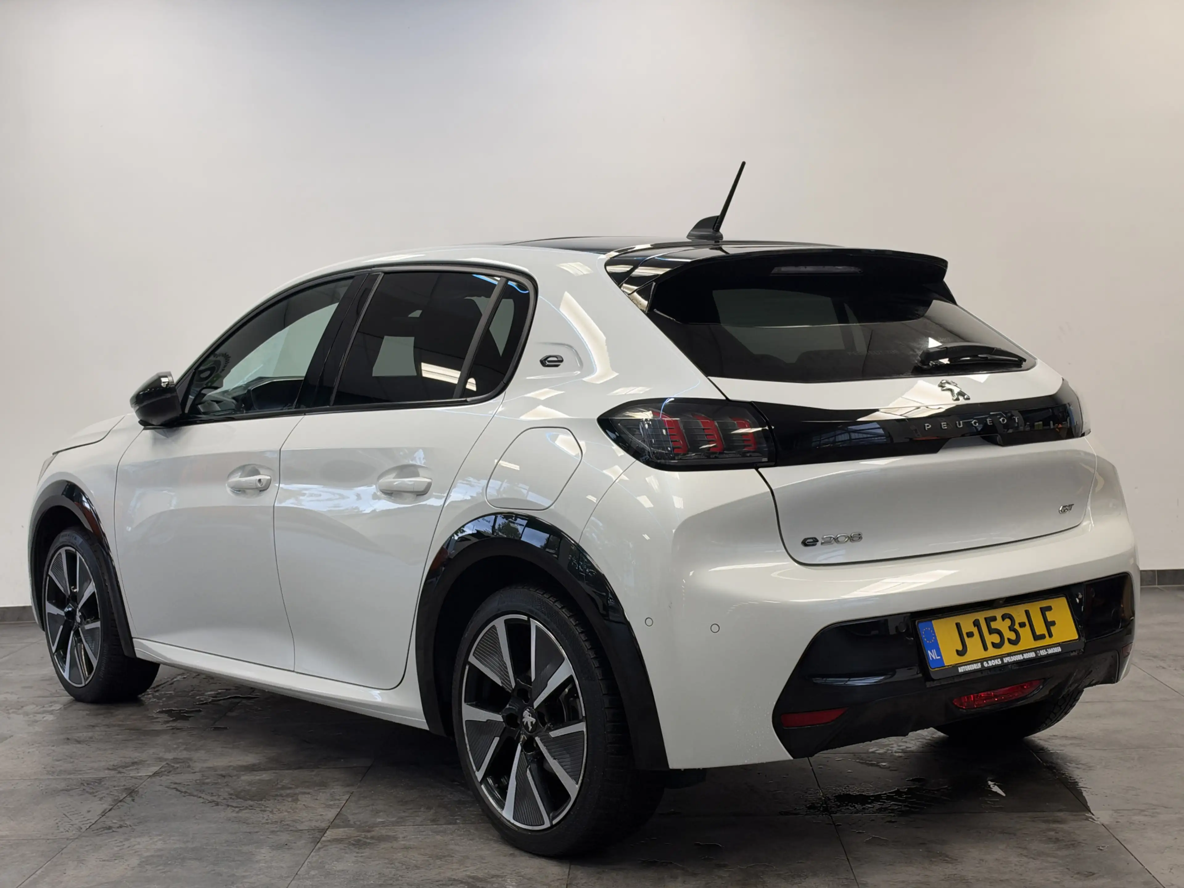 Peugeot e-208 EV GT Pack 50 kWh Panoramadak Navigatie Adaptive-C — photo 3