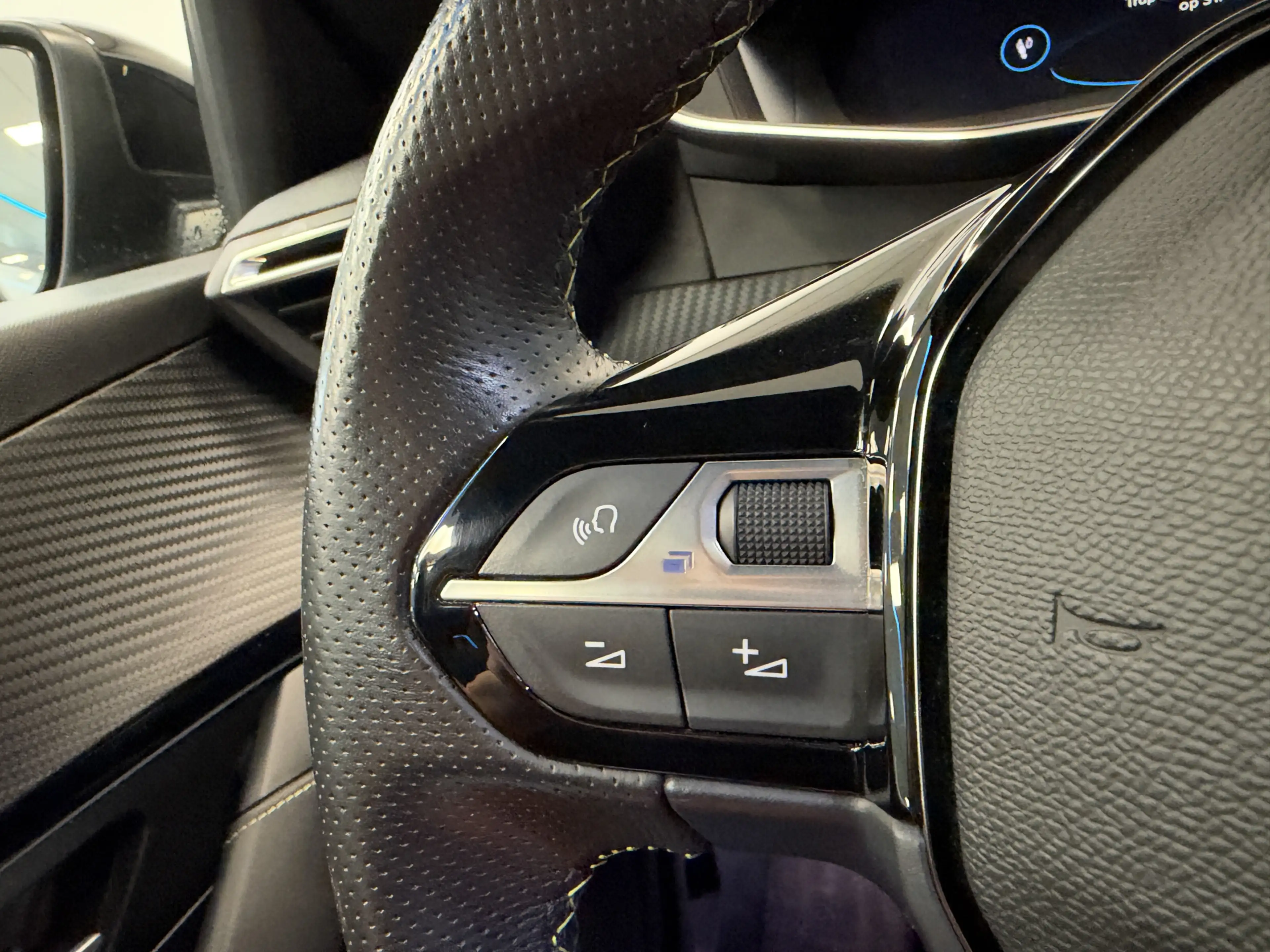 Peugeot e-208 EV GT Pack 50 kWh Panoramadak Navigatie Adaptive-C — photo 9