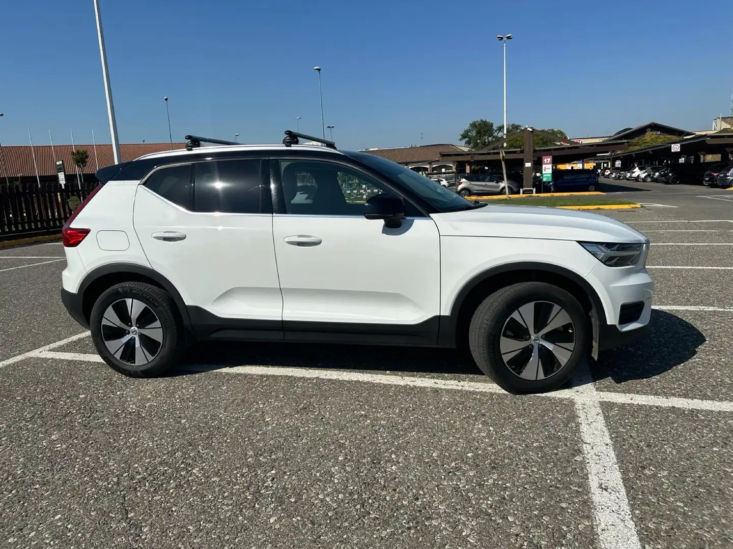 Volvo XC40 1.5 t4 plugin hybrid N1 autocarro Bianco - 1