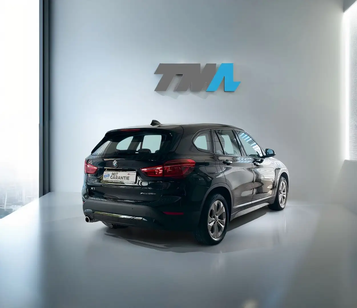 BMW X1 xD25e Aut. AHK PANORAMA Navi Lordosen Noir - 2