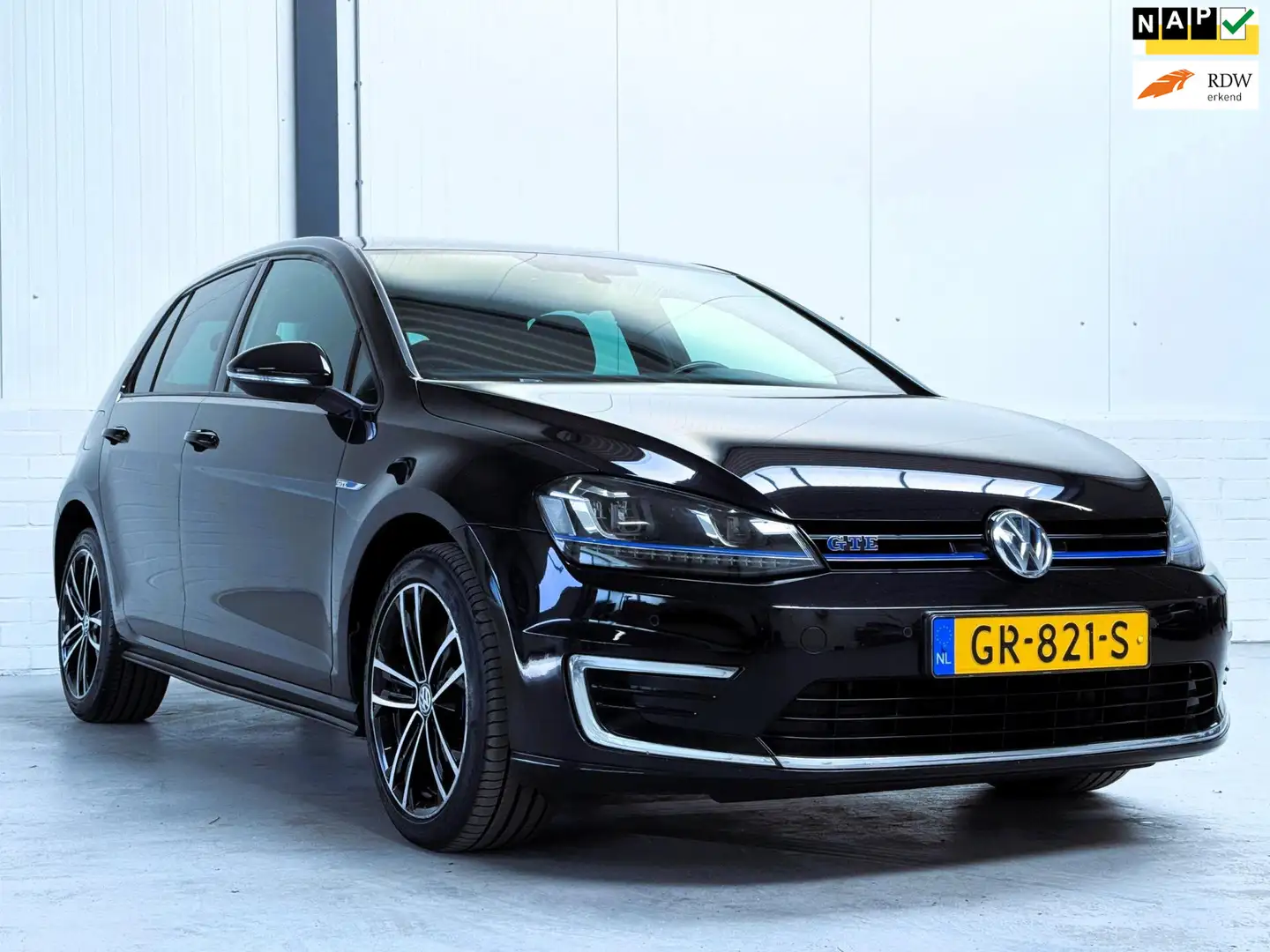 Volkswagen Golf GTE 1.4 TSI Dealer O.H. Zwart - 1
