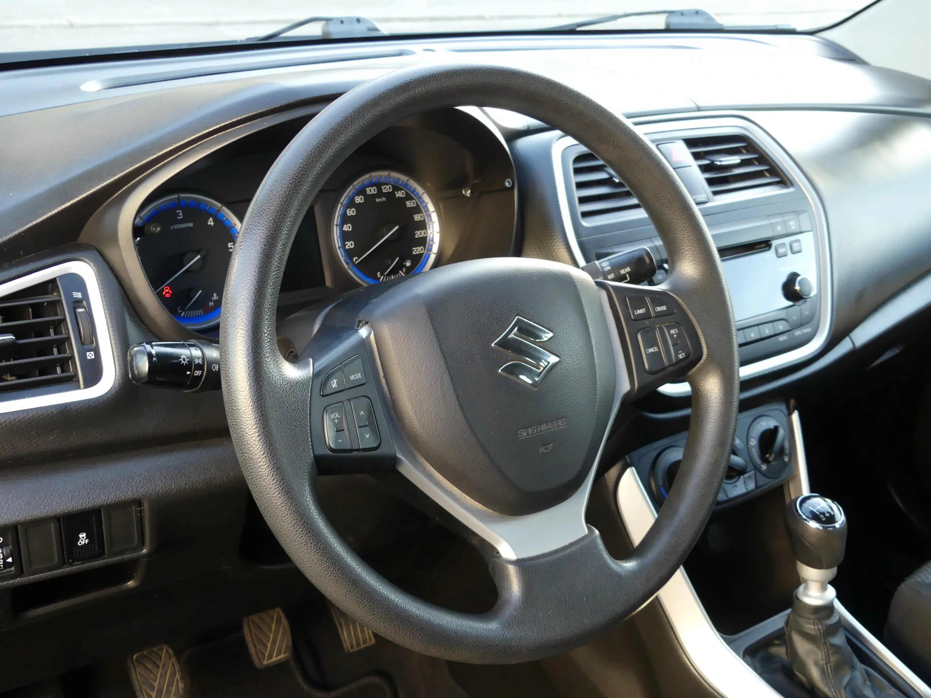 Suzuki SX4 Club | MFL | TEMPOMAT | USB — photo 11
