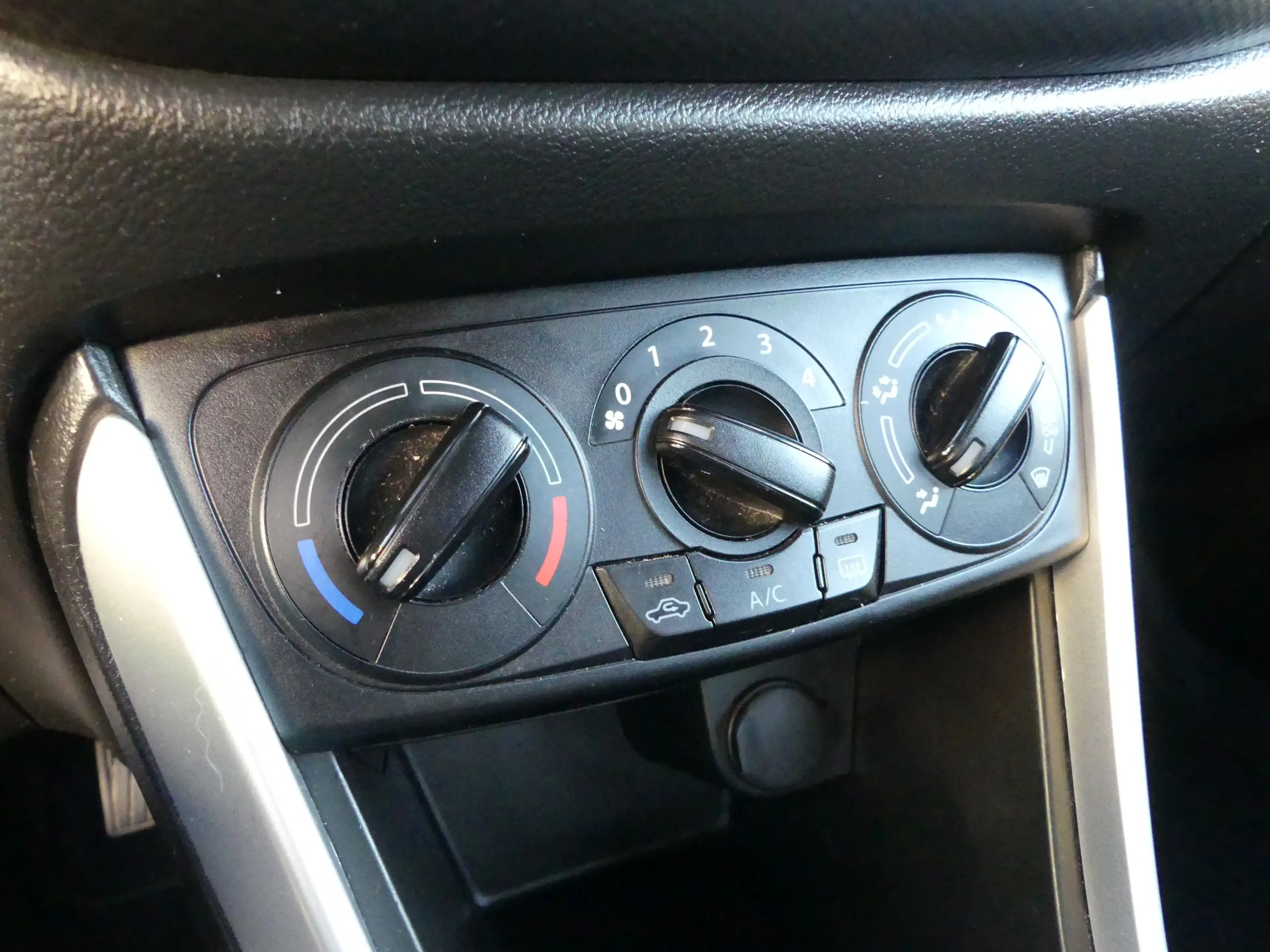 Suzuki SX4 Club | MFL | TEMPOMAT | USB — photo 13