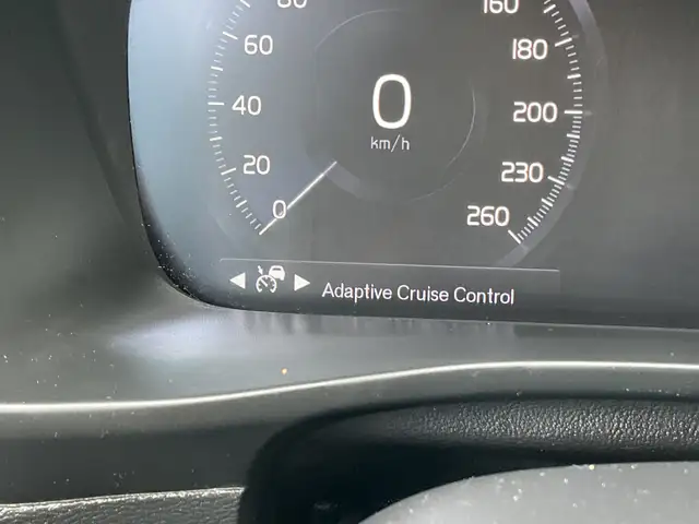 Volvo XC40 view 6
