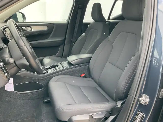 Volvo XC40 view 13