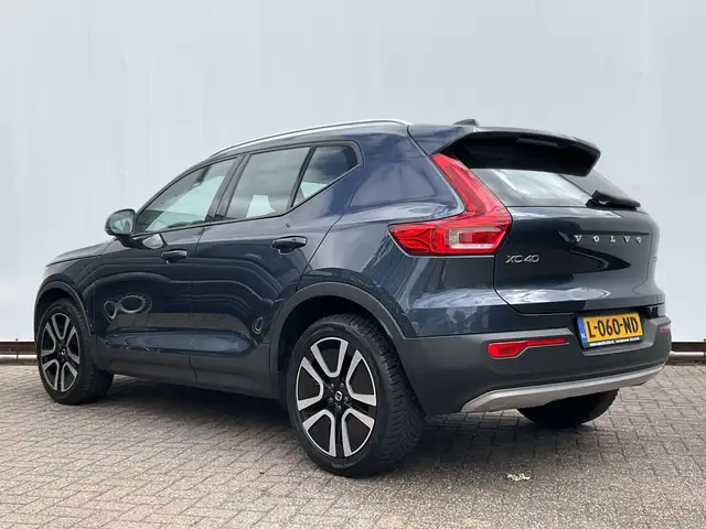 Volvo XC40 view 10