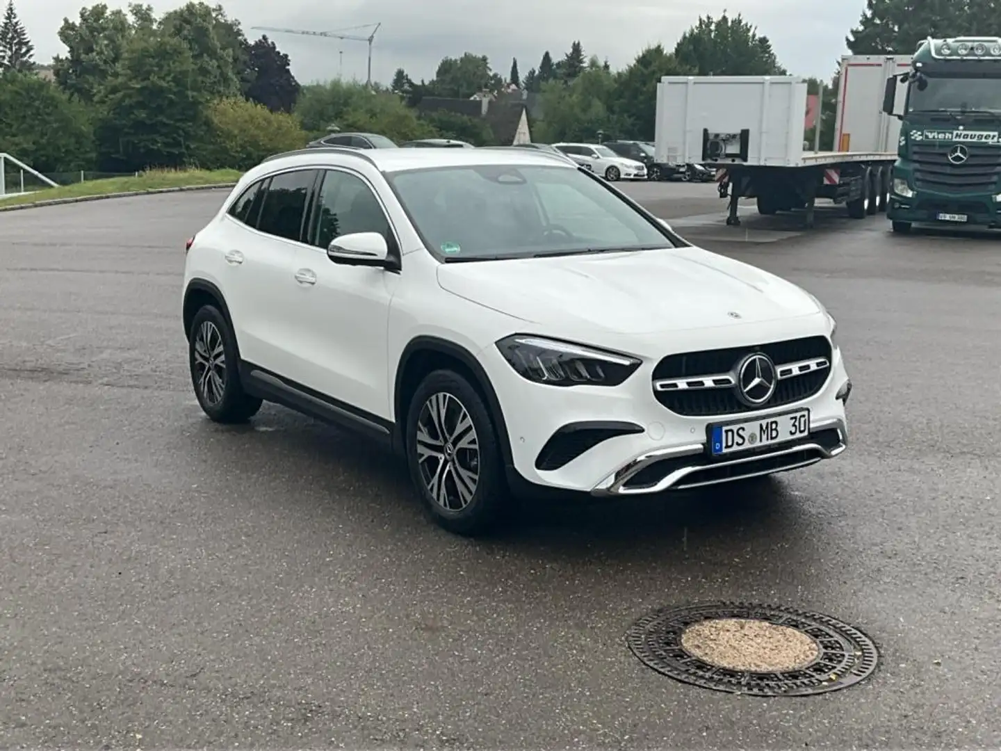 Mercedes-Benz GLA 200 d +PROGRESSIVE+SHZ+AMBIENTE+AHK+360°KAM Blanc - 2