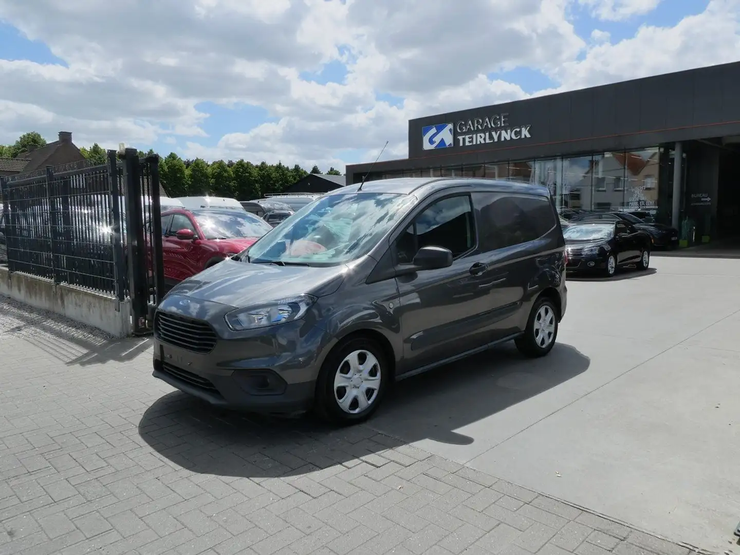 Ford Transit Courier 1.0 i ecoboost 100pk Lichte Vracht '20 (04671) Gris - 1