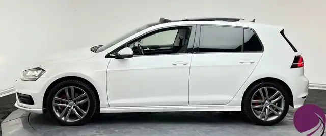 Volkswagen Golf view 3