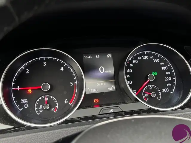 Volkswagen Golf view 12