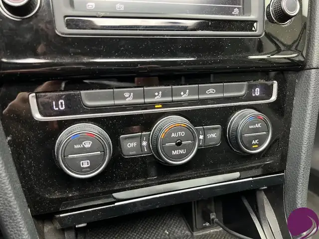 Volkswagen Golf view 13