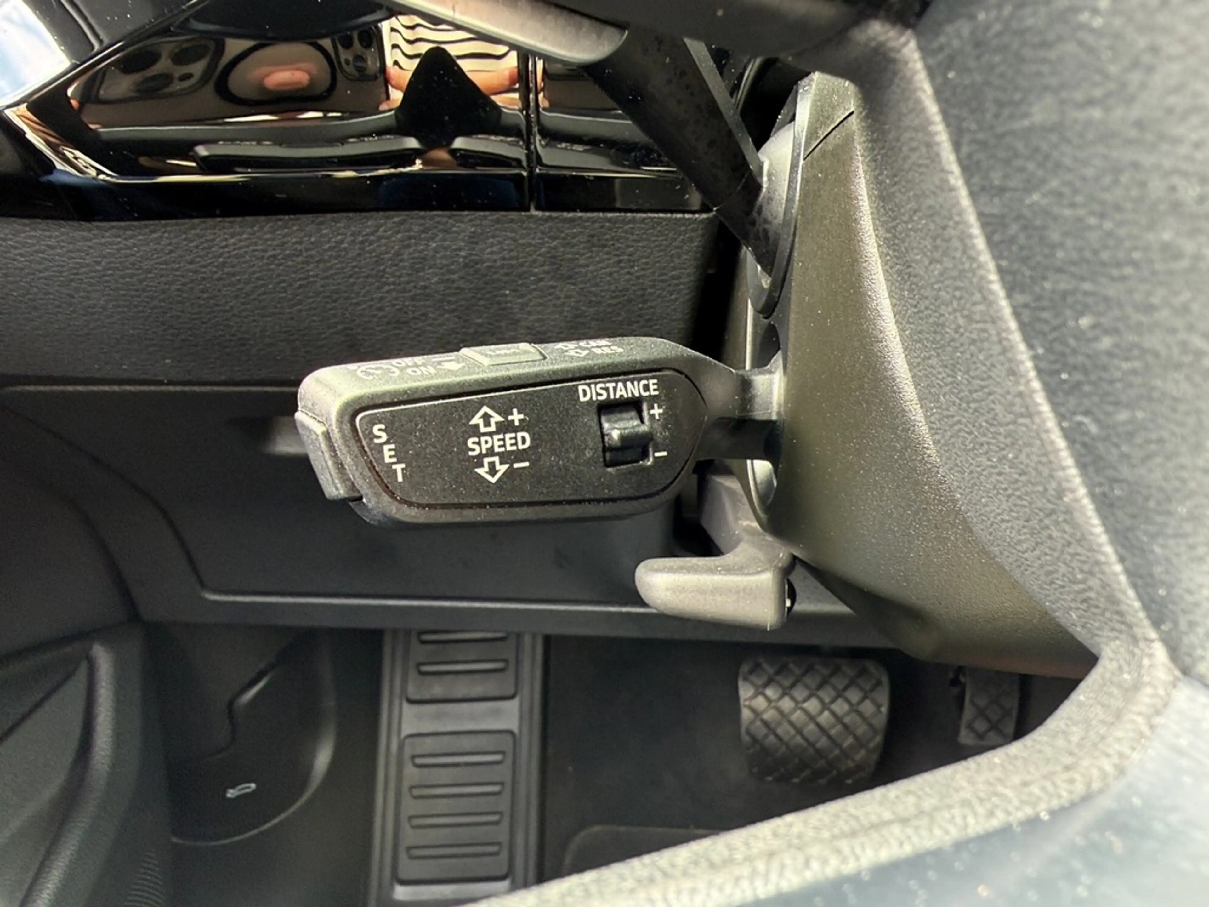 Audi e-tron 55 quattro *PANO*LUFT*AHK*LEDER* — photo 13