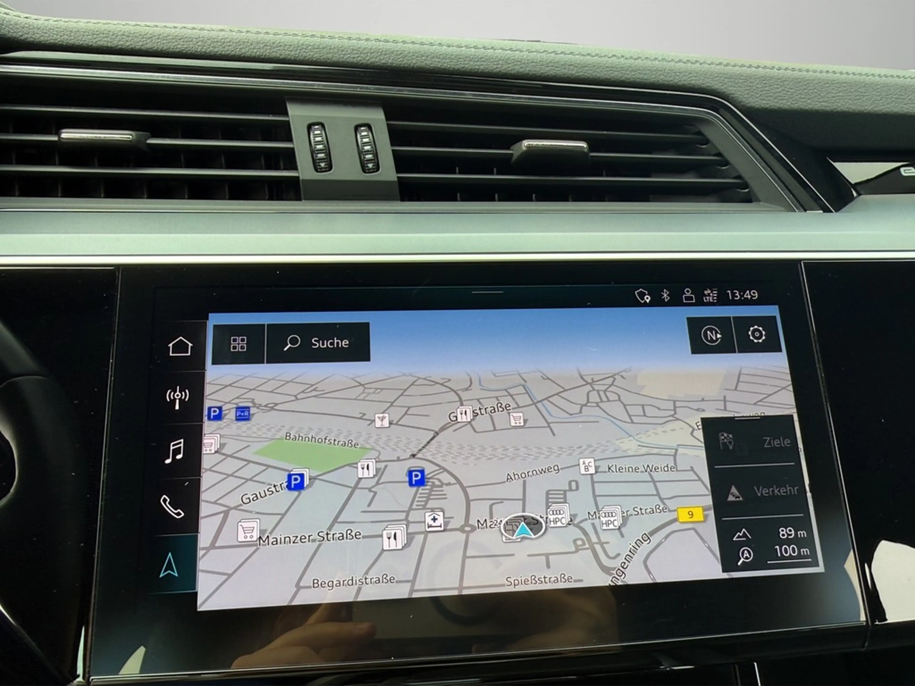 Audi e-tron 55 quattro *PANO*LUFT*AHK*LEDER* — photo 14