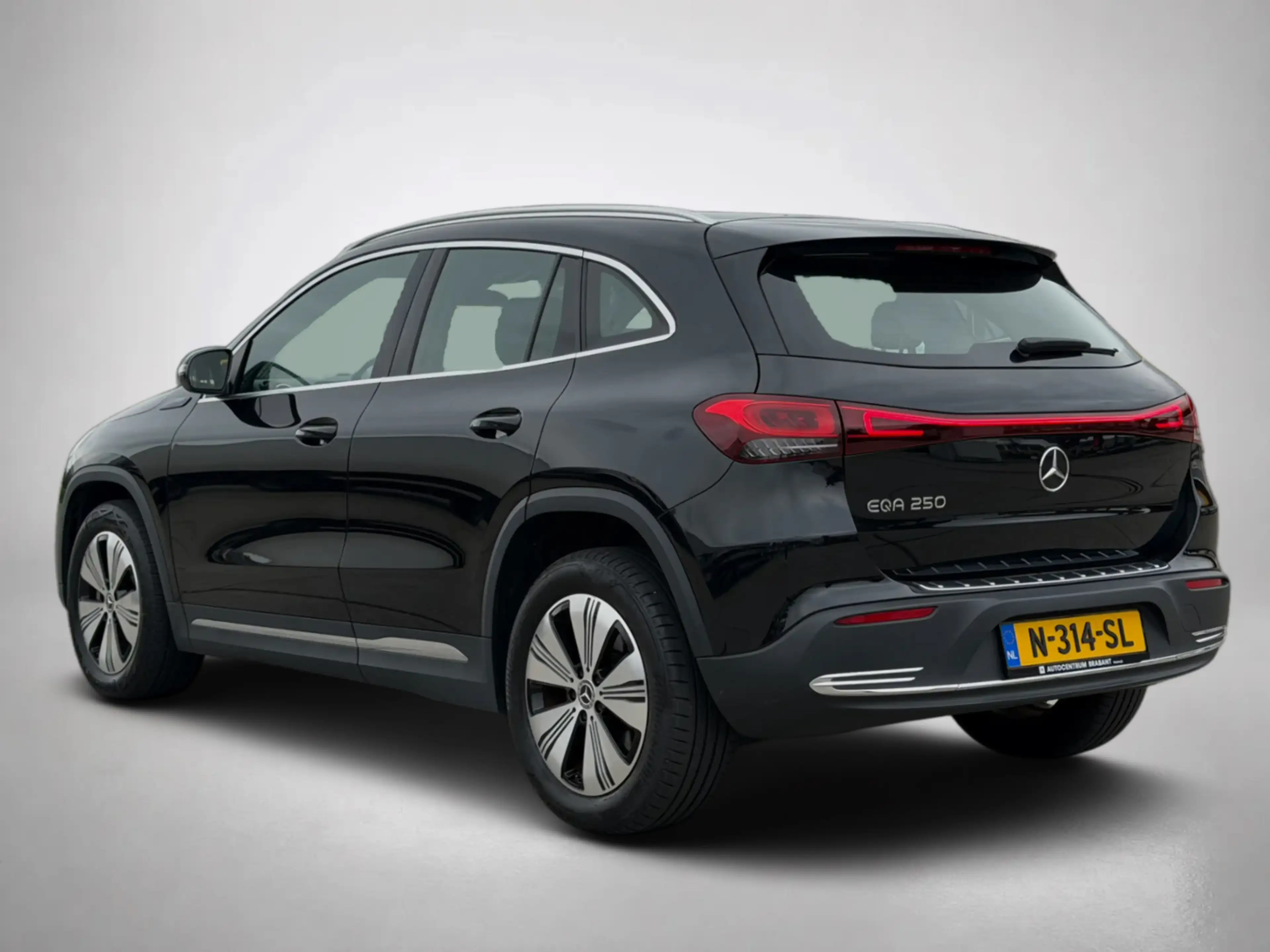 Mercedes-Benz EQA 250 67 kWh 97% SoH (NL-auto, 1e Eig, Dealer OndH, Carp — photo 8