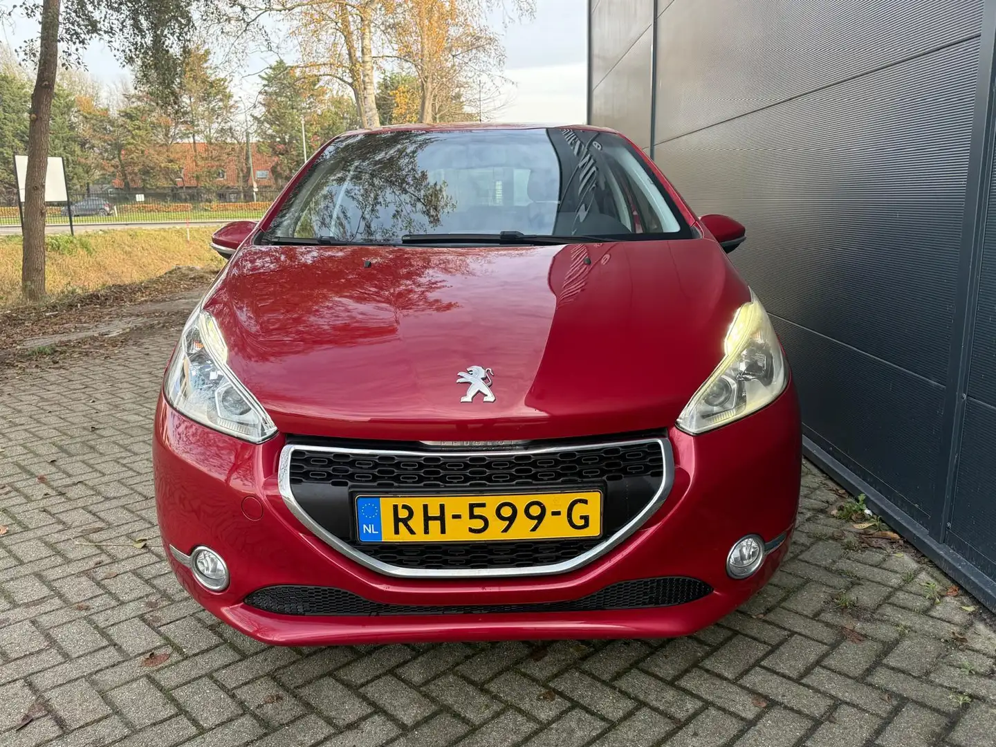 Peugeot 208 1.2/Automaat/Airco/cruise/bluetooth/Elek ramen/1ST Rosso - 2
