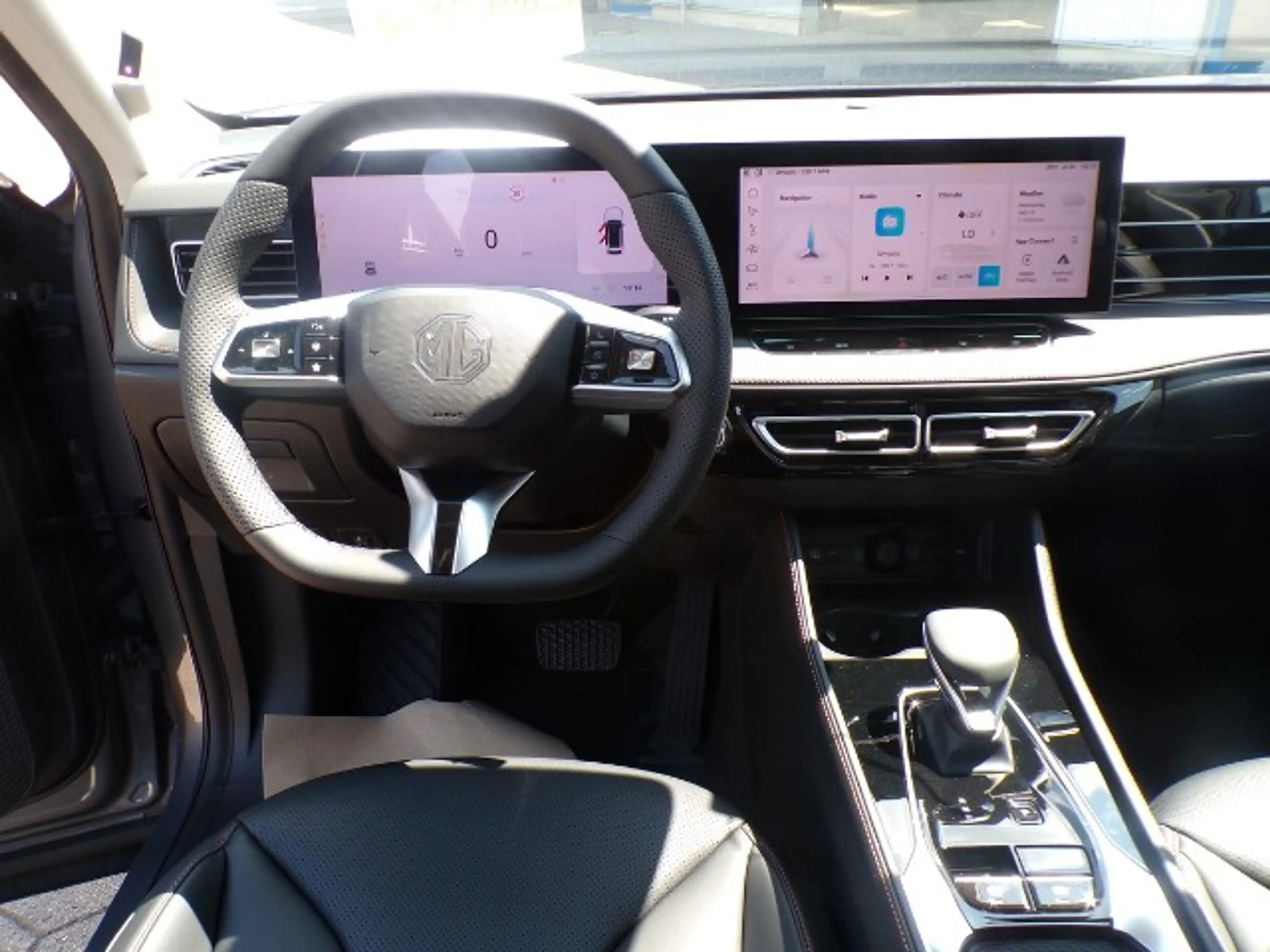 MG HS Luxury Hybrid + / LED / Navi / 360 ° Kamera — photo 6