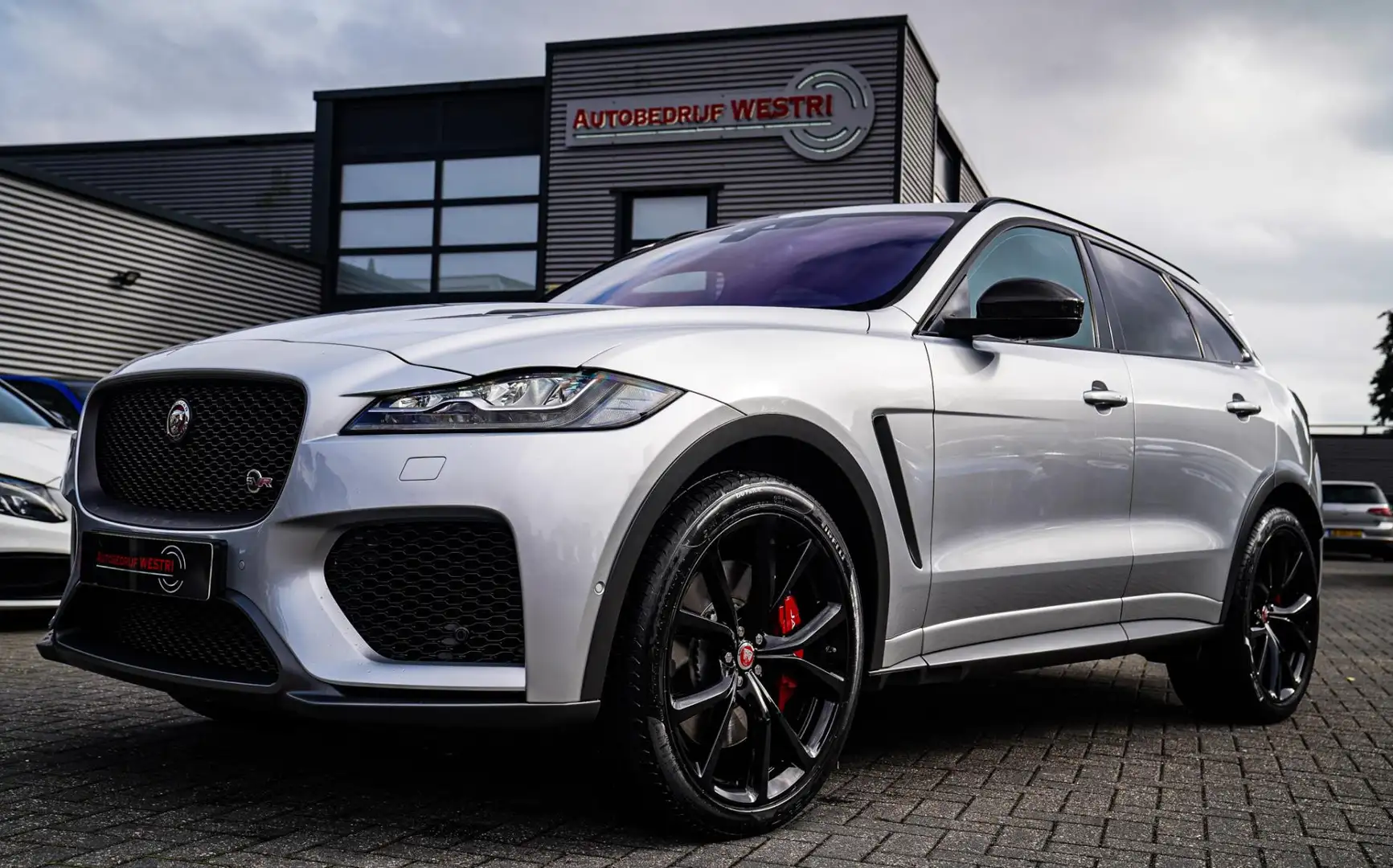 Jaguar F-Pace 5.0 V8 S/C AWD SVR | Lane Assist | Luxe Kuipstoele Grijs - 1
