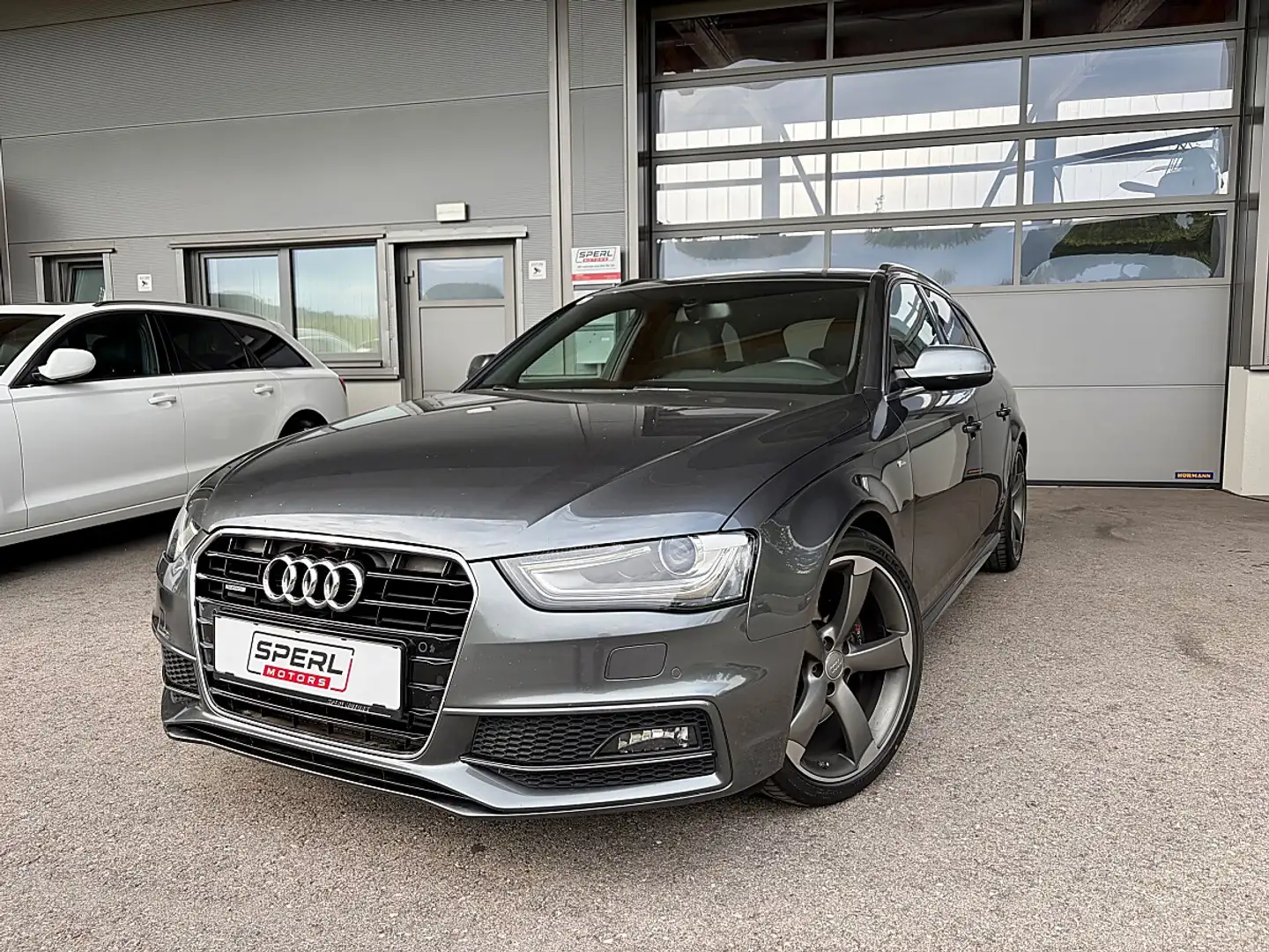 Audi A4 2.0 TFSI quattro S-Line Sportpaket PLUS Grau - 1