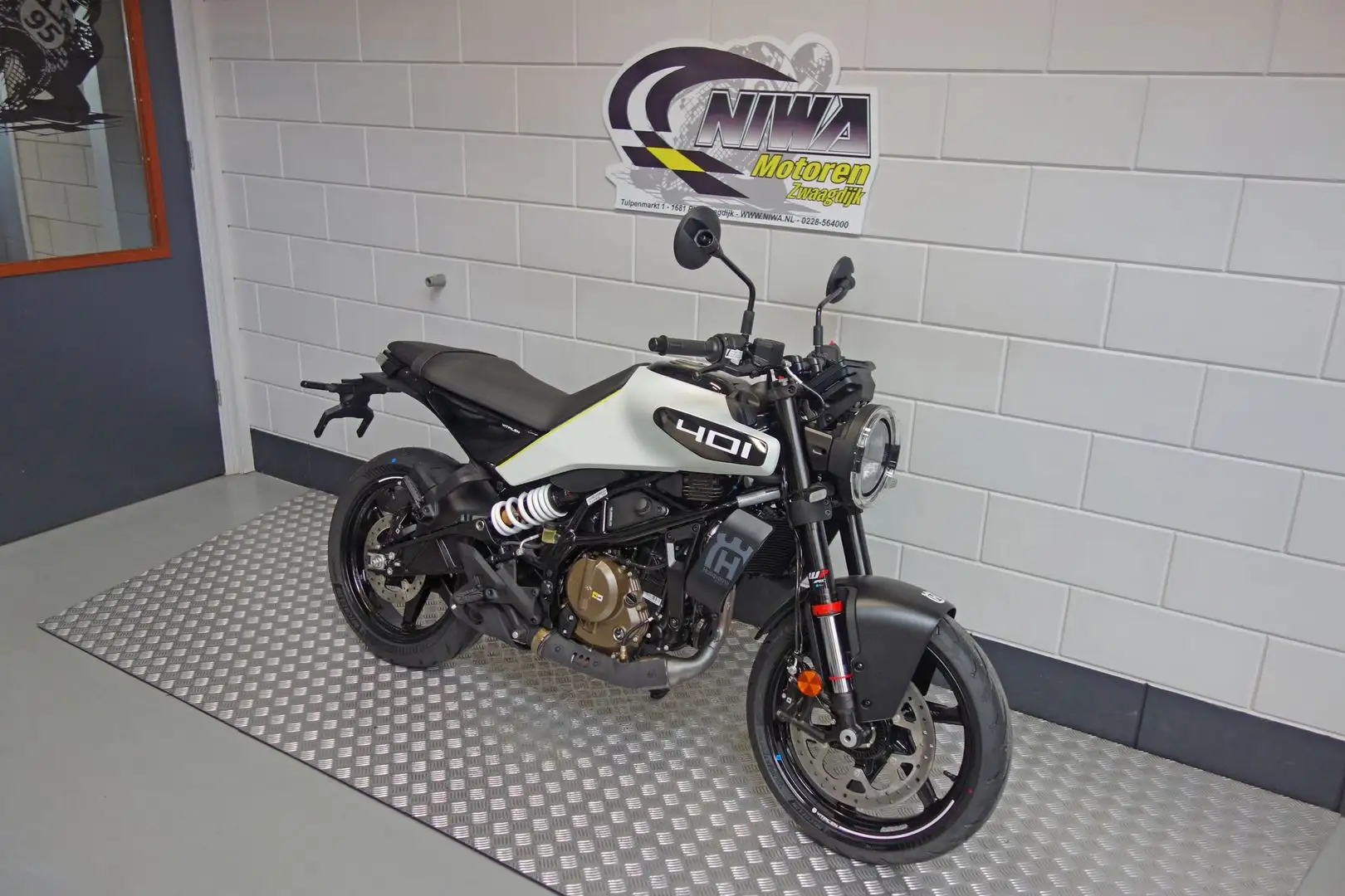Husqvarna Vitpilen 401 Wit - 2