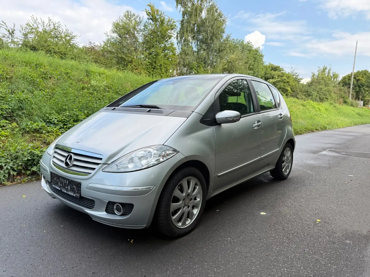 Mercedes-Benz A 200 A -Klasse A 200 Automatikgetriebe neue HU Silber - 1