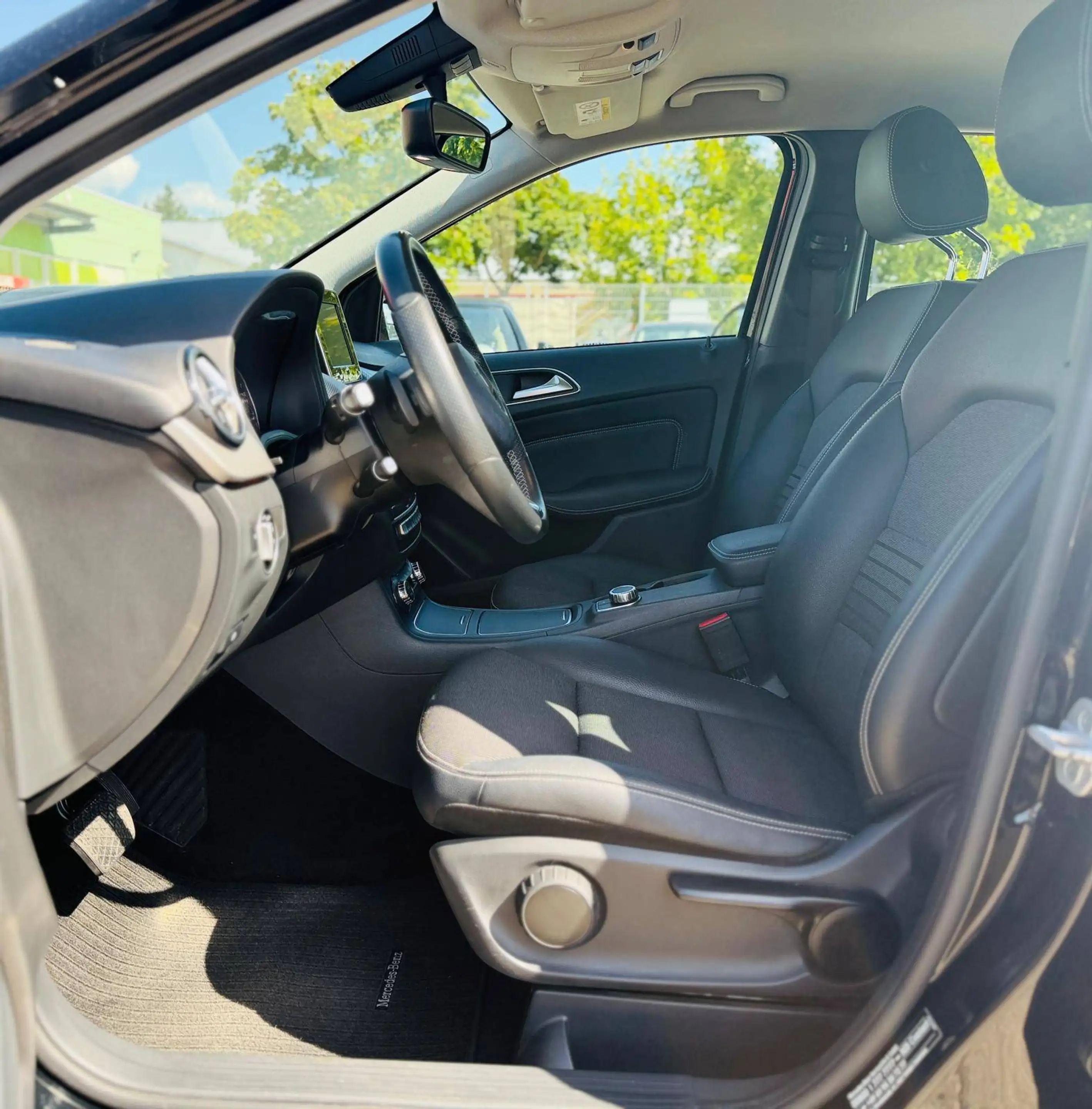 Mercedes-Benz B 200 Urban TÜV & Service Neu Garantie Finanzierung möglich — photo 5