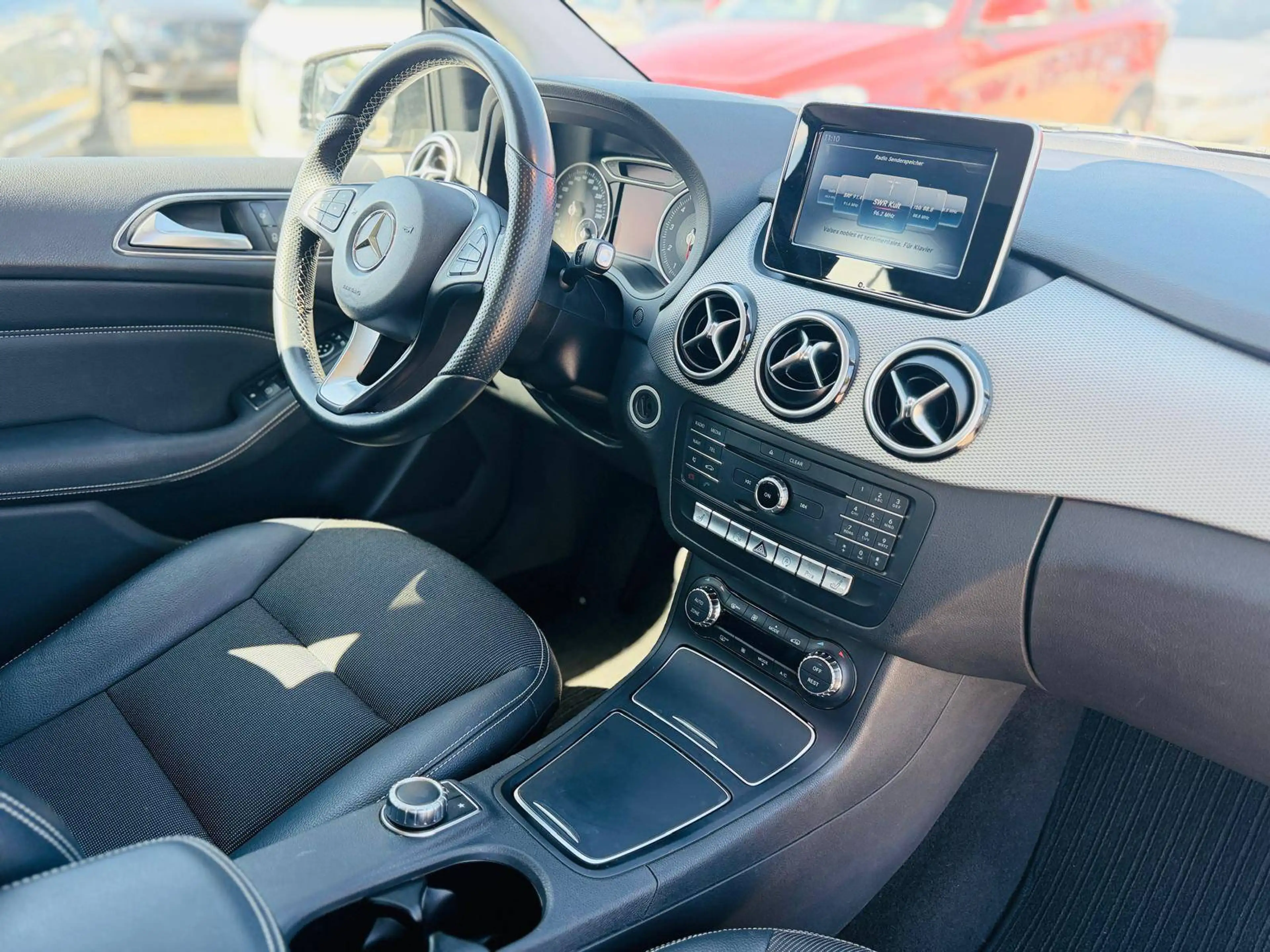 Mercedes-Benz B 200 Urban TÜV & Service Neu Garantie Finanzierung möglich — photo 10