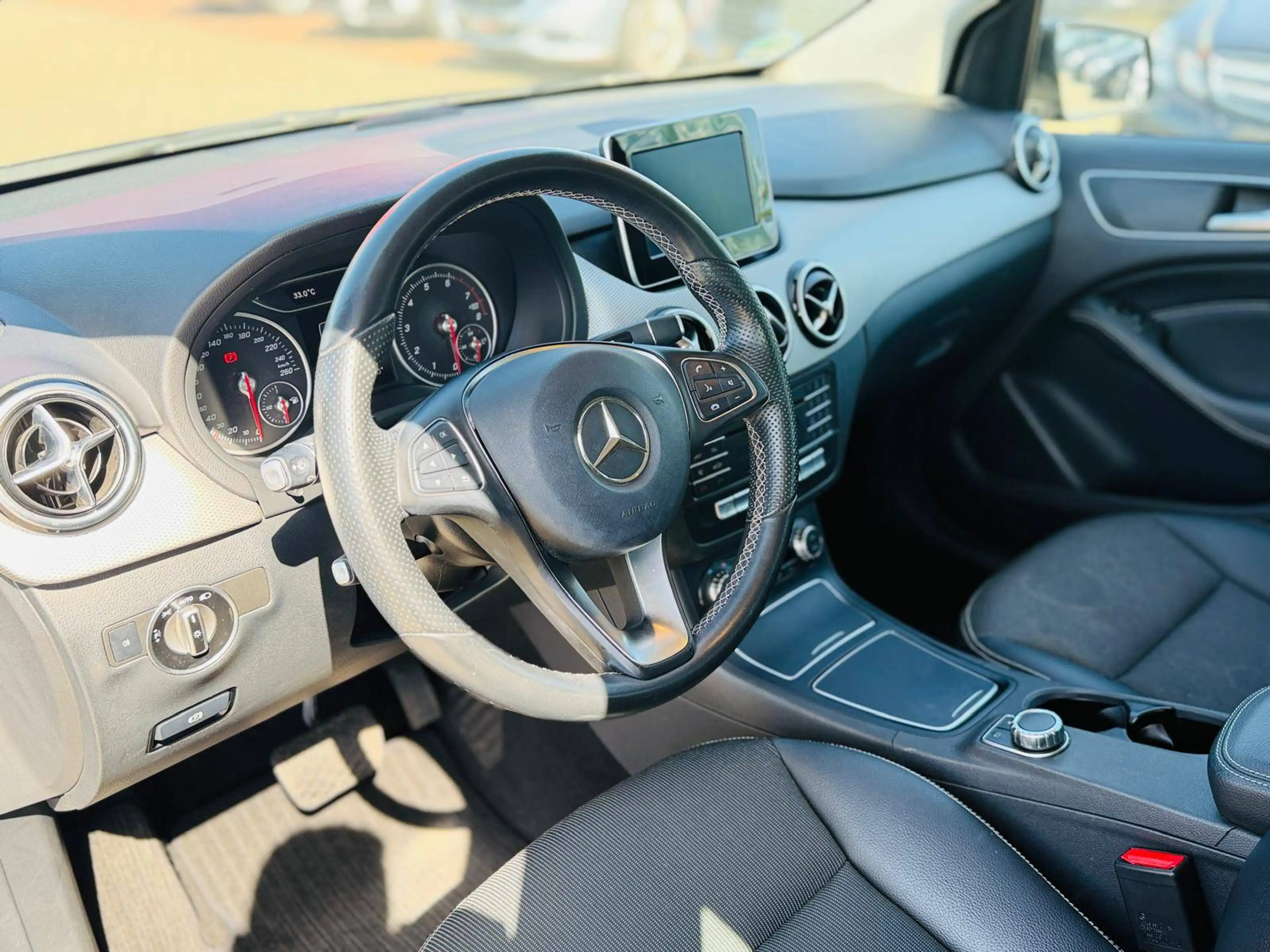 Mercedes-Benz B 200 Urban TÜV & Service Neu Garantie Finanzierung möglich — photo 4