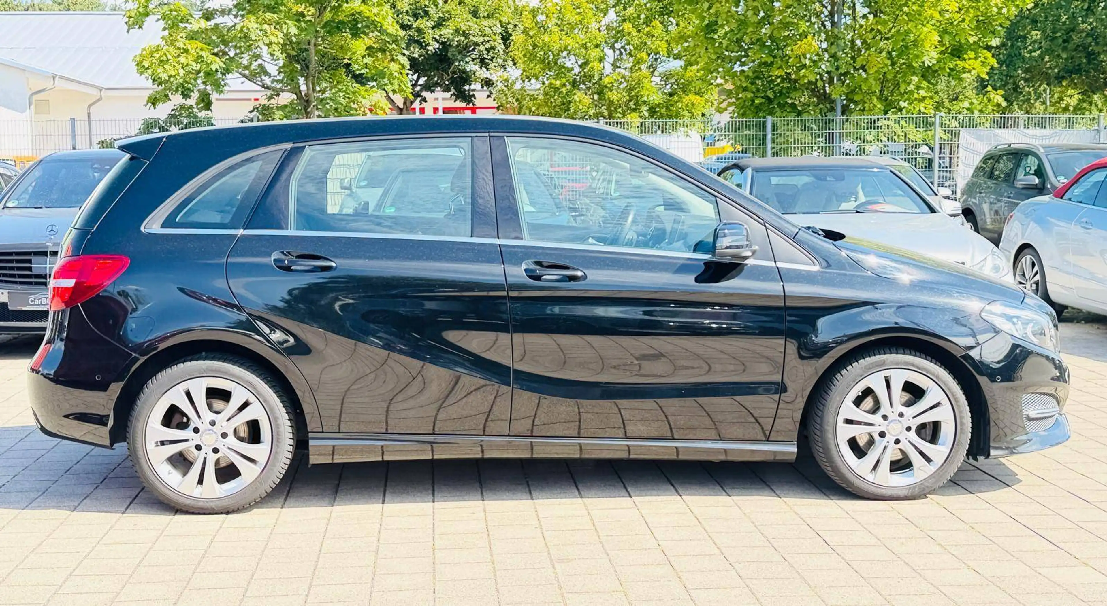 Mercedes-Benz B 200 Urban TÜV & Service Neu Garantie Finanzierung möglich — photo 16