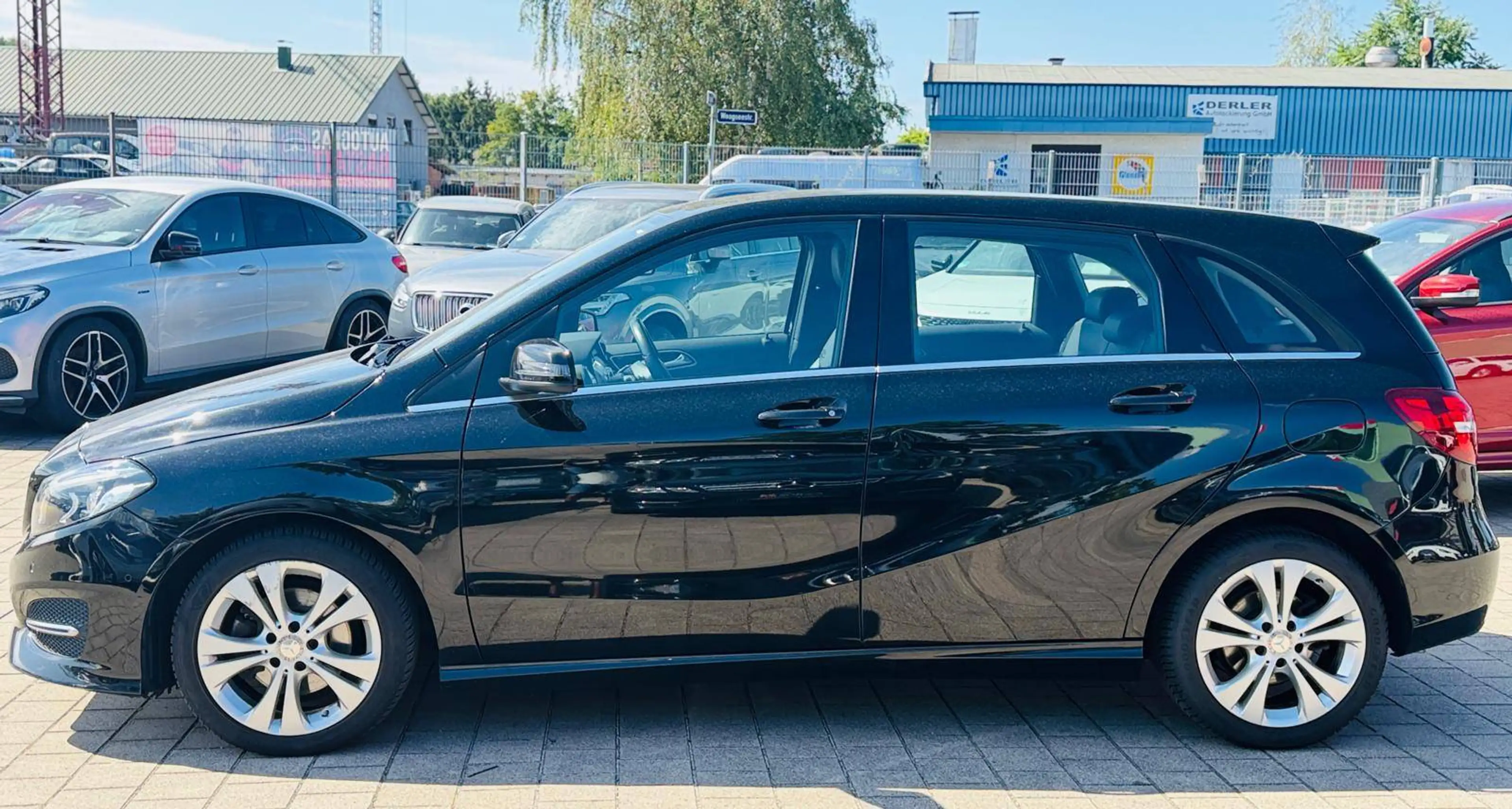 Mercedes-Benz B 200 Urban TÜV & Service Neu Garantie Finanzierung möglich — photo 17