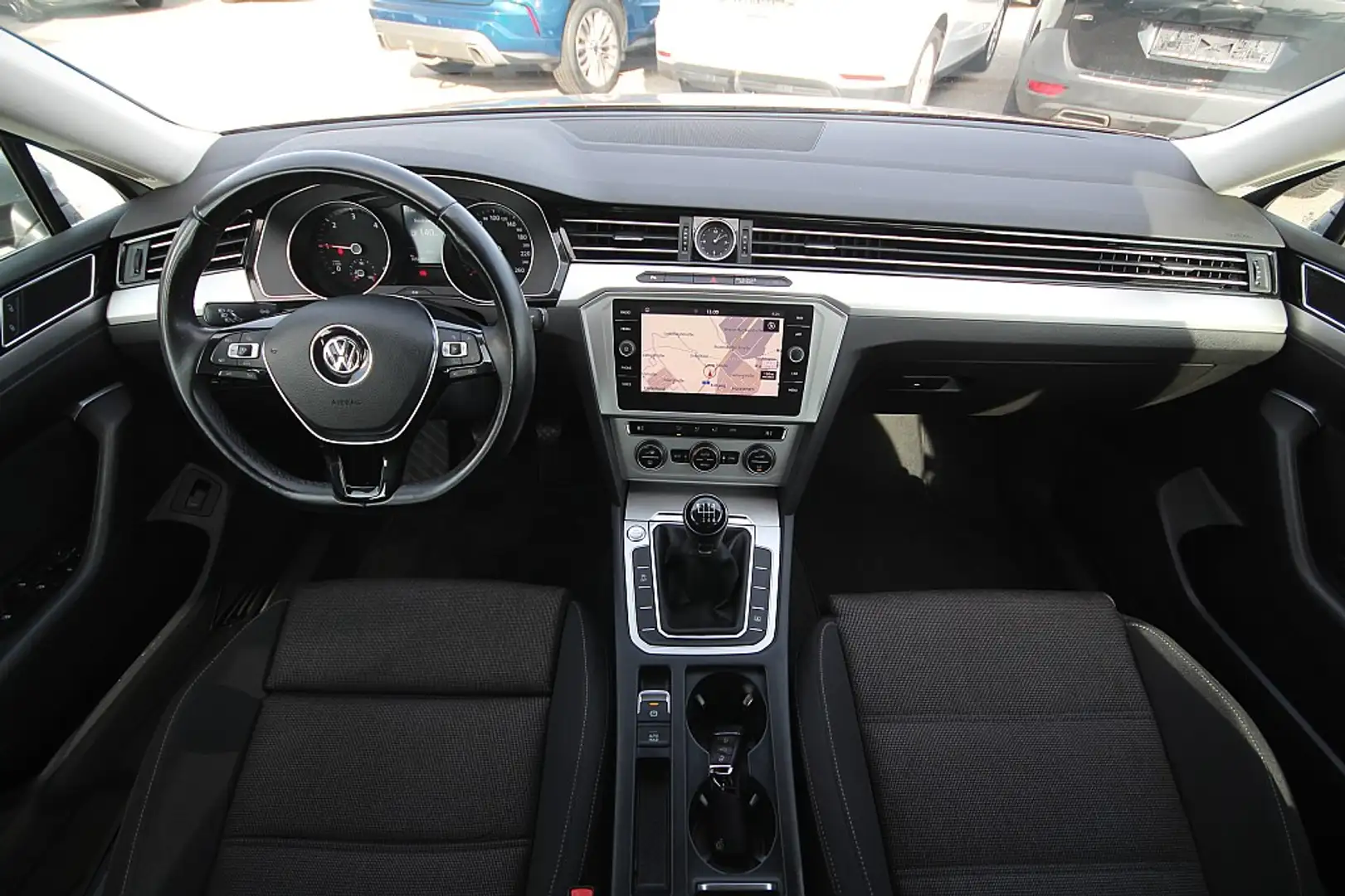 Volkswagen Passat Comfortline 1,6 TDI LIm. LED, Abstand, Navi, Ka... Silber - 2