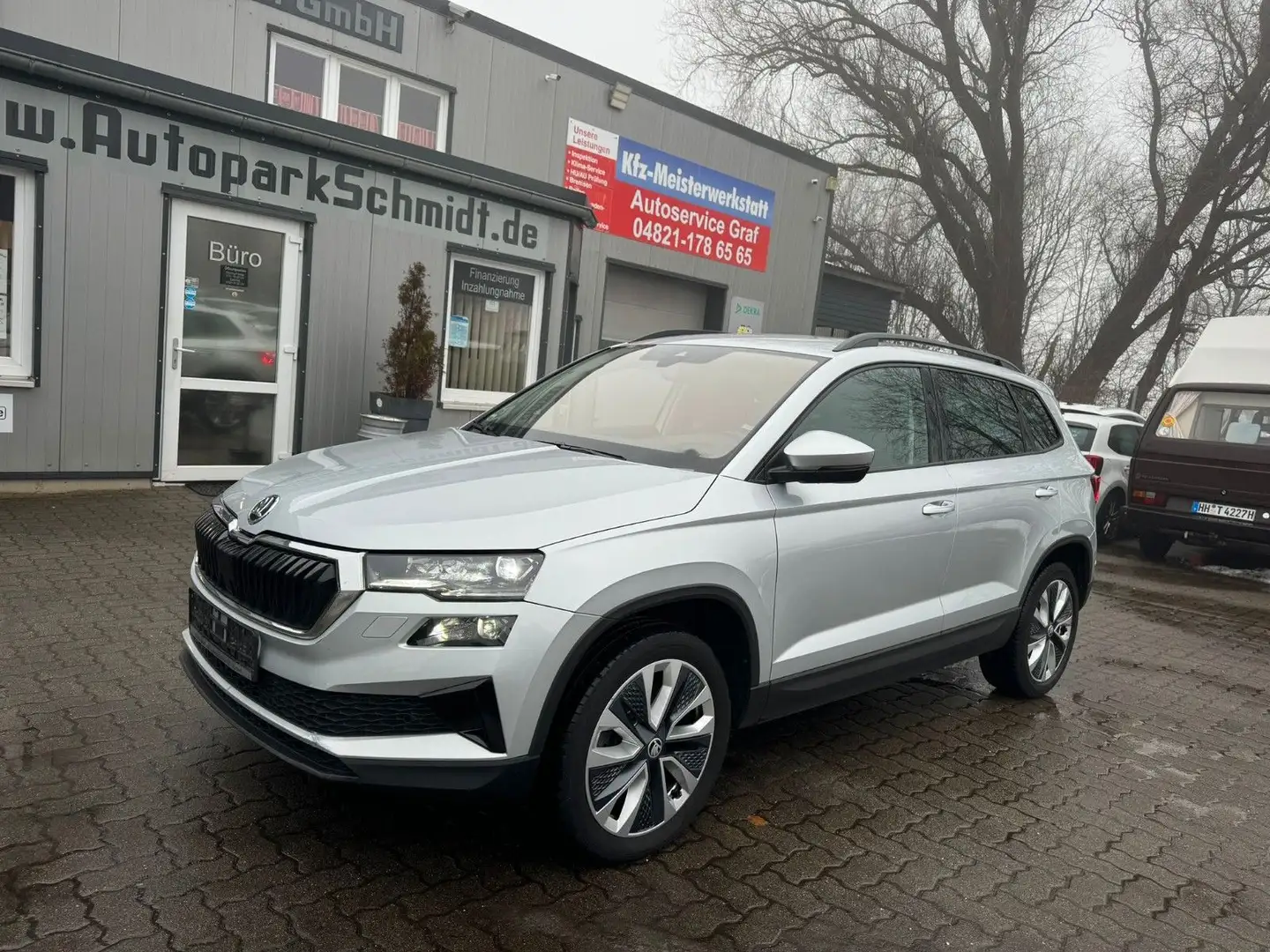 Skoda Karoq DSG°KAMERA°ACC°MATRIX°KEYLESS°4xSITZHZ! Silber - 1