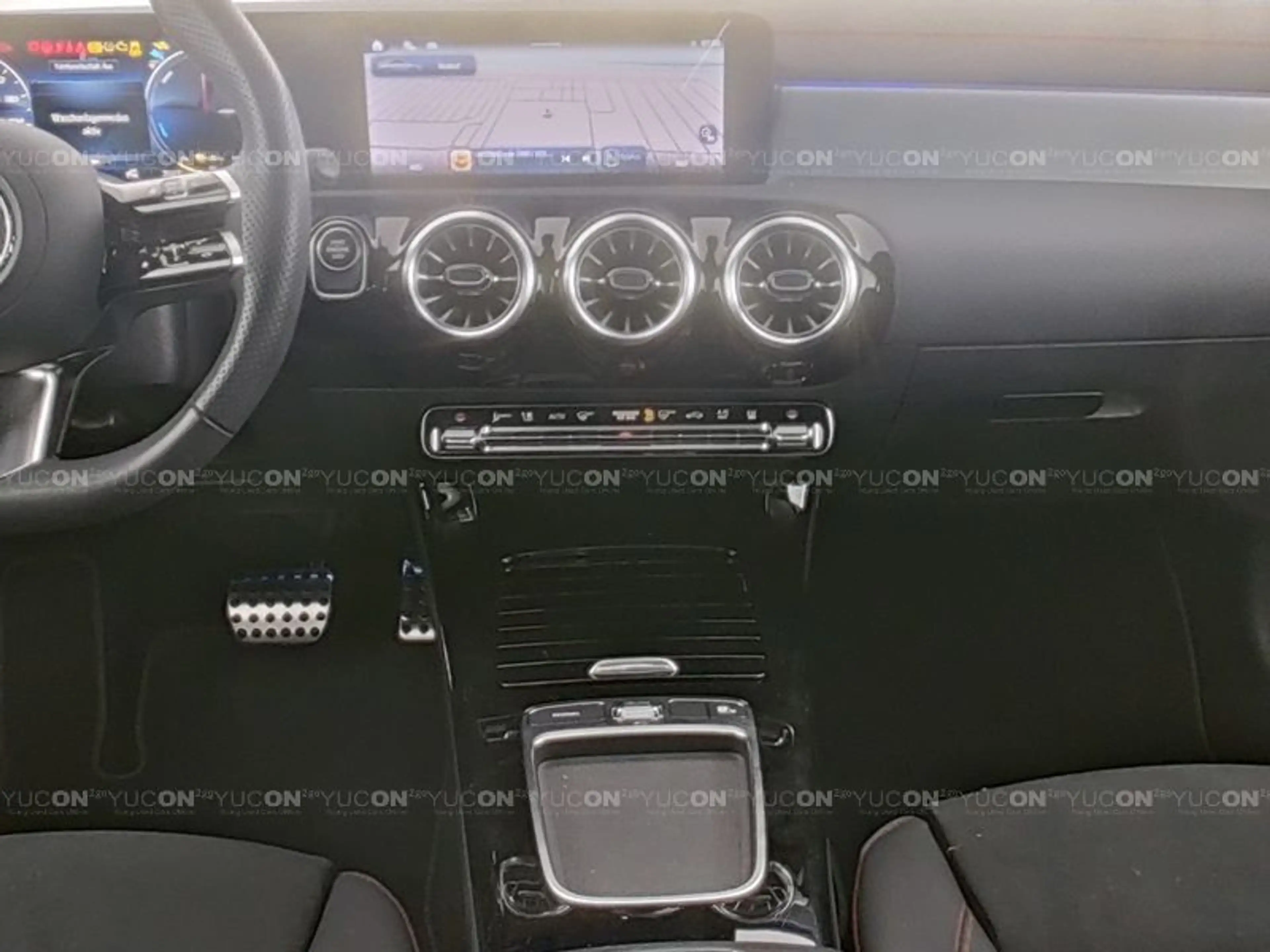 Mercedes-Benz CLA 250 e COUPE AMG PREMIUM PLUS PANO 19 ZOLL AMG — photo 8
