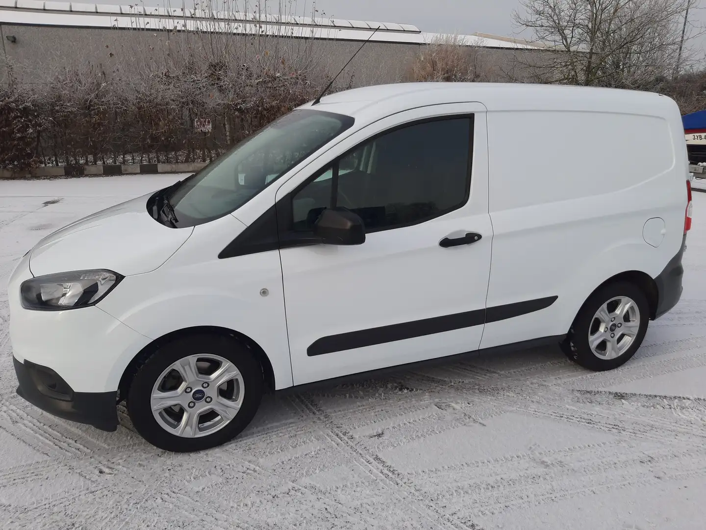 Ford Courier White - 1