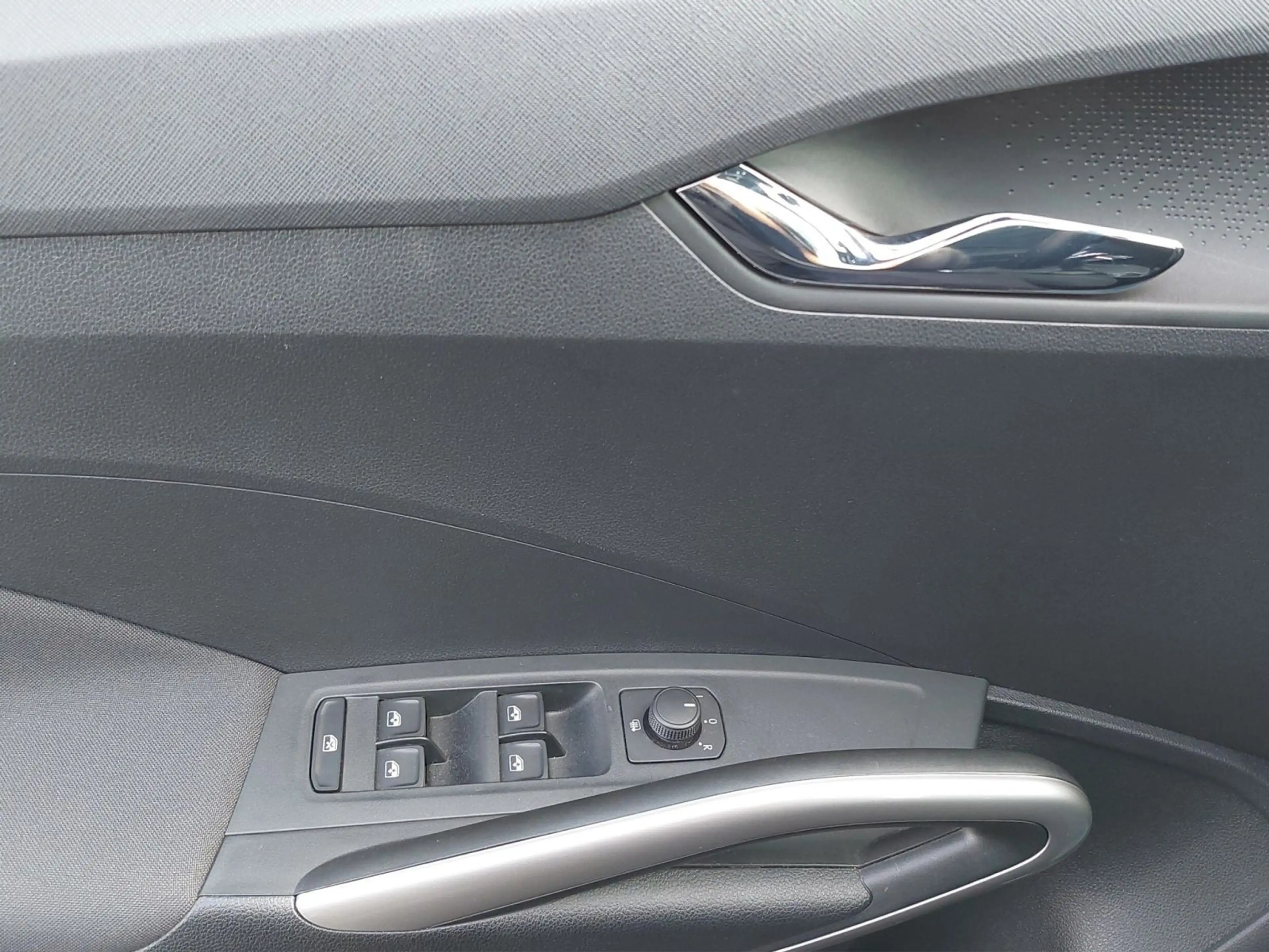 Skoda Fabia Ambition — photo 12