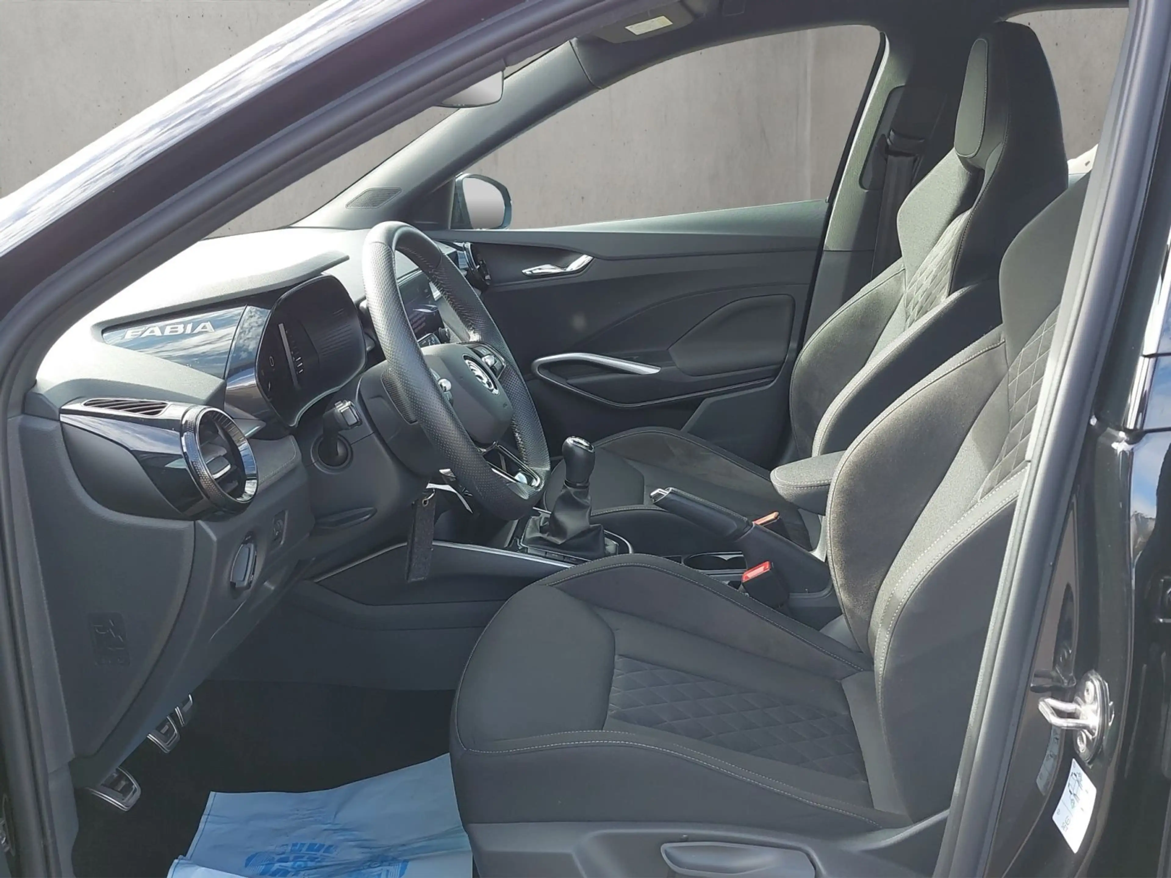 Skoda Fabia Ambition — photo 9