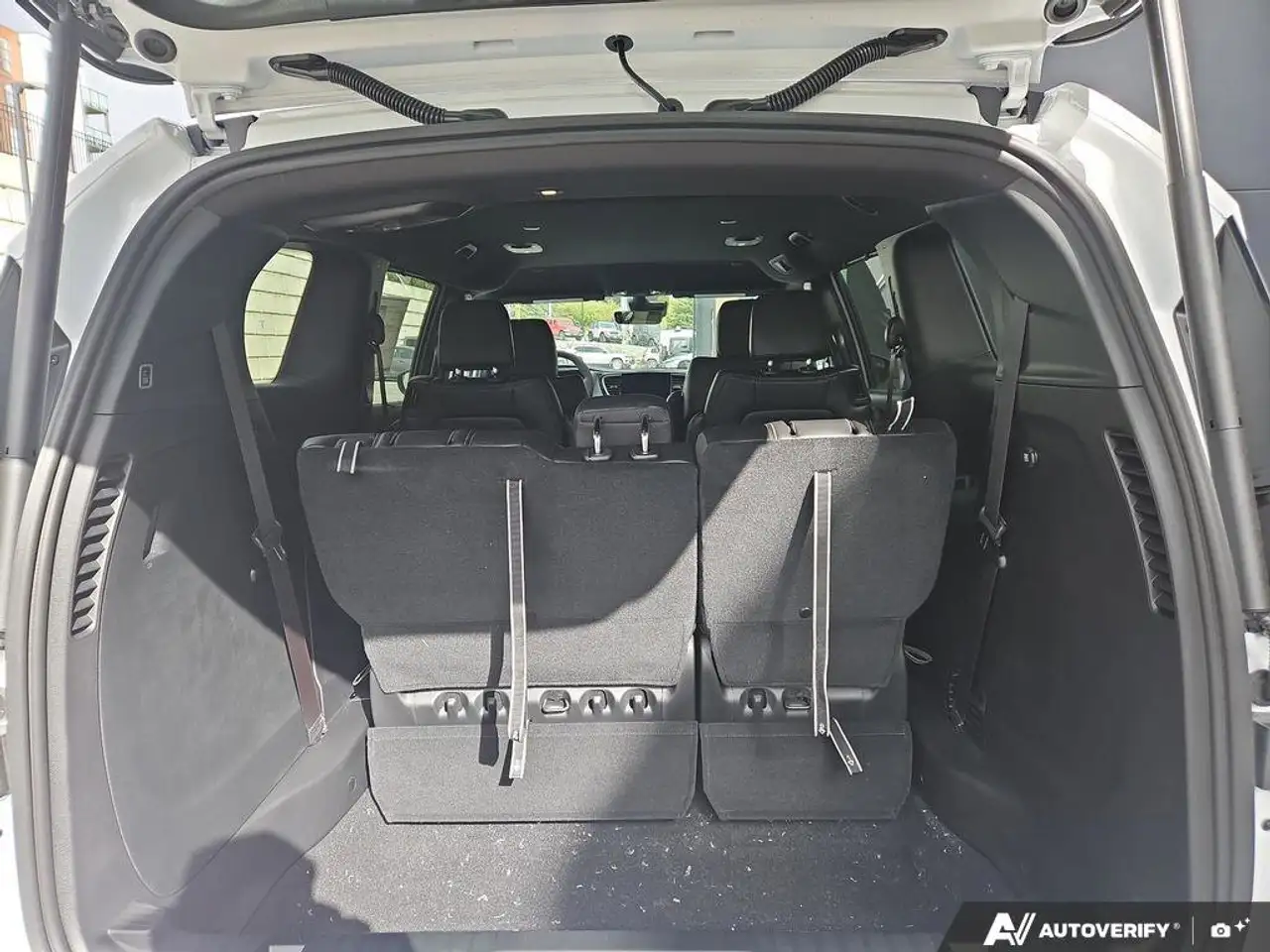Chrysler Grand Caravan снимка Chrysler Grand Caravan