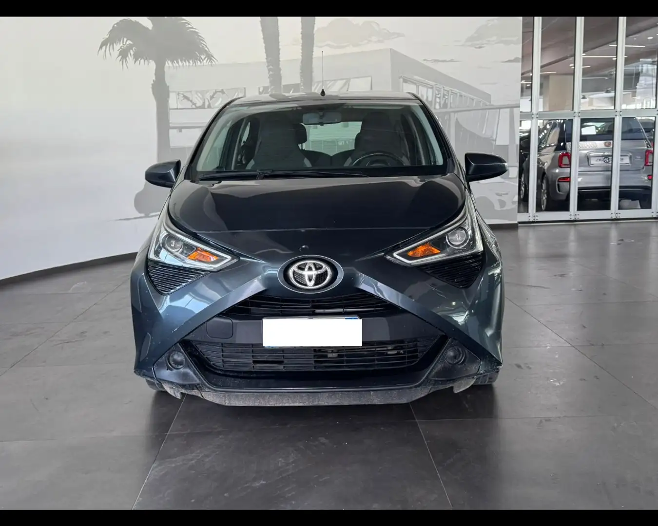 Toyota Aygo 2ª serie 1.0 VVT-i 72 CV 5 porte x-business MMT Grigio - 2
