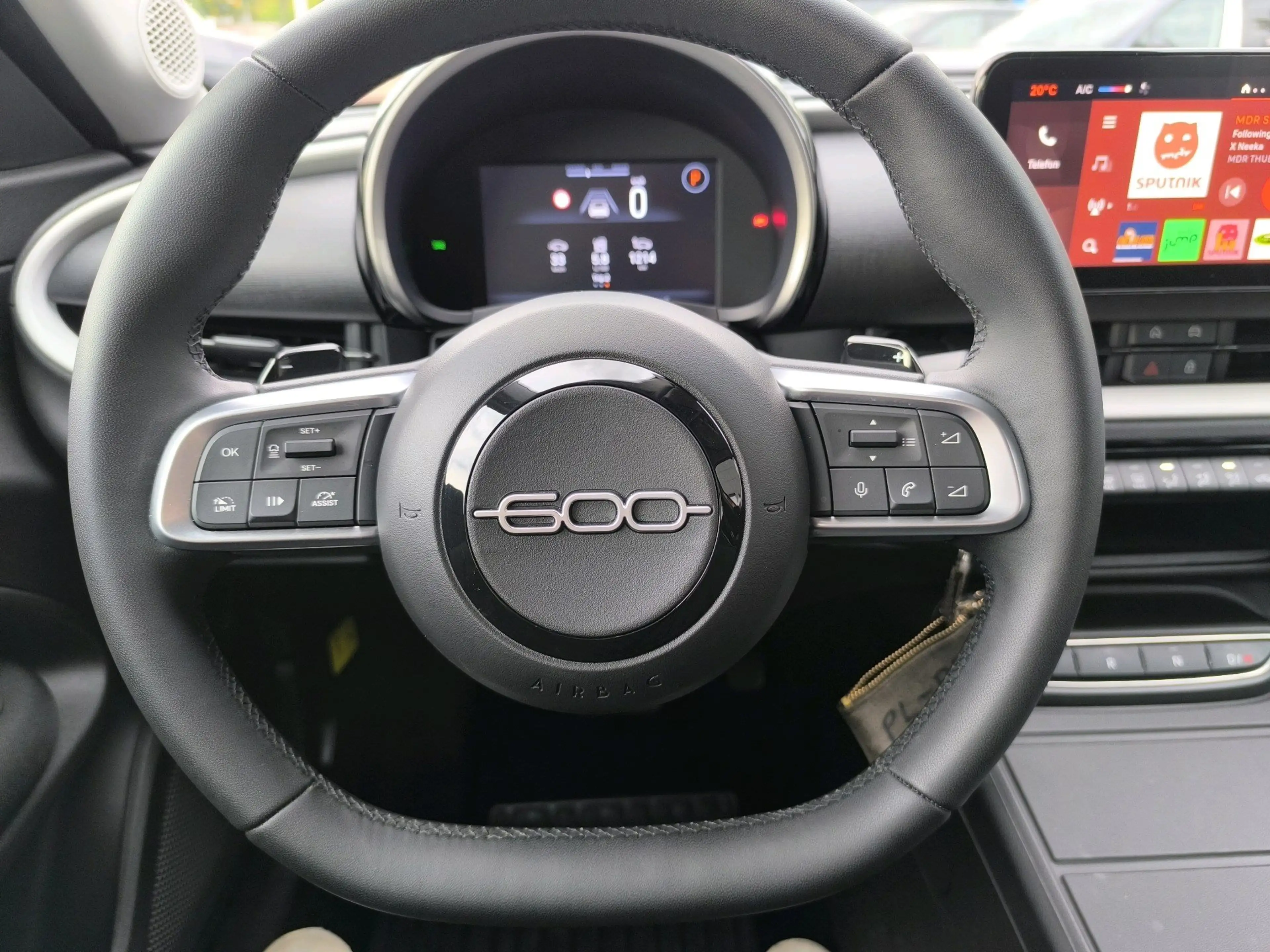 Fiat 600 Hybrid 125-Jahre-Edition — photo 14