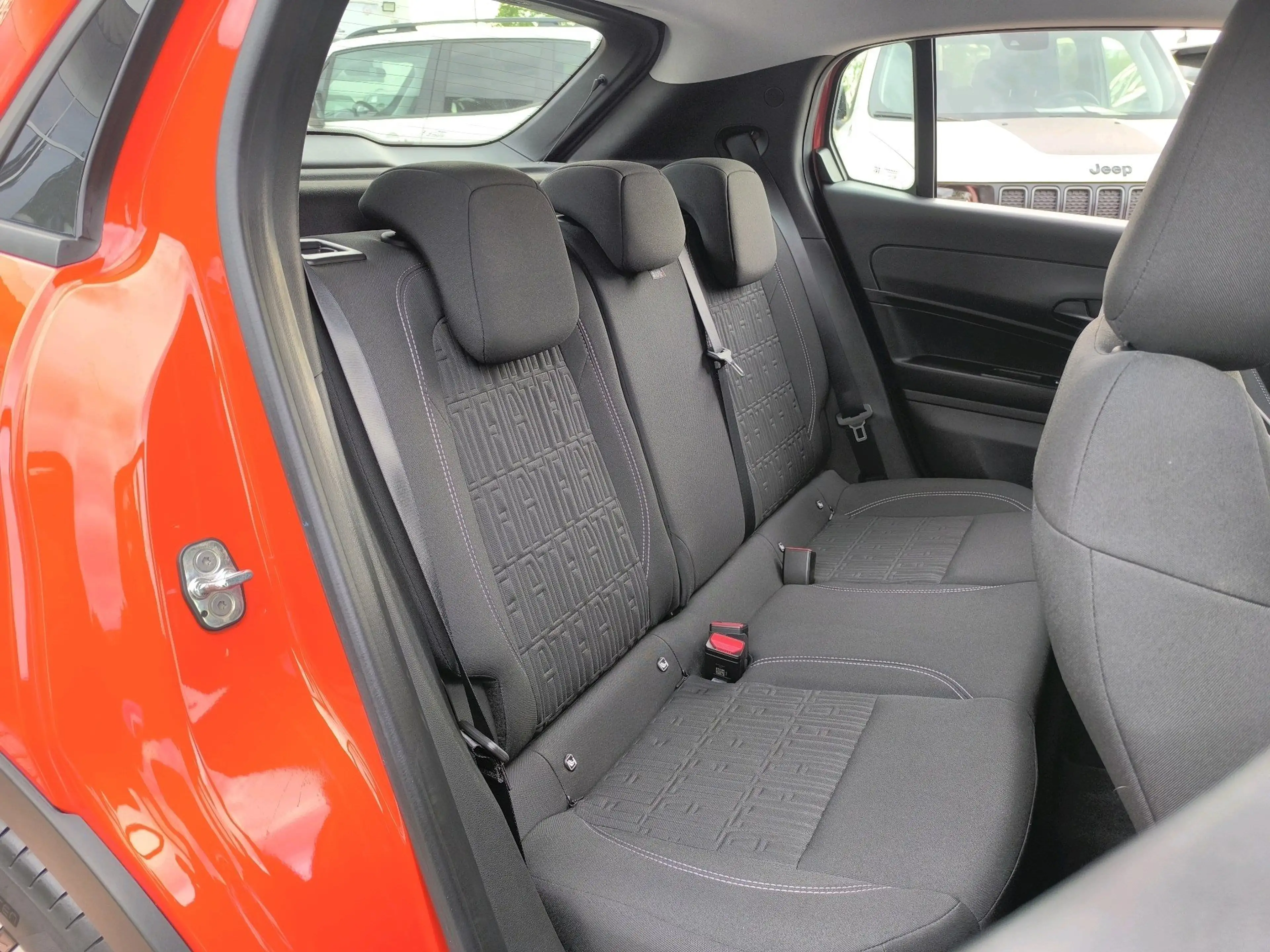 Fiat 600 Hybrid 125-Jahre-Edition — photo 11