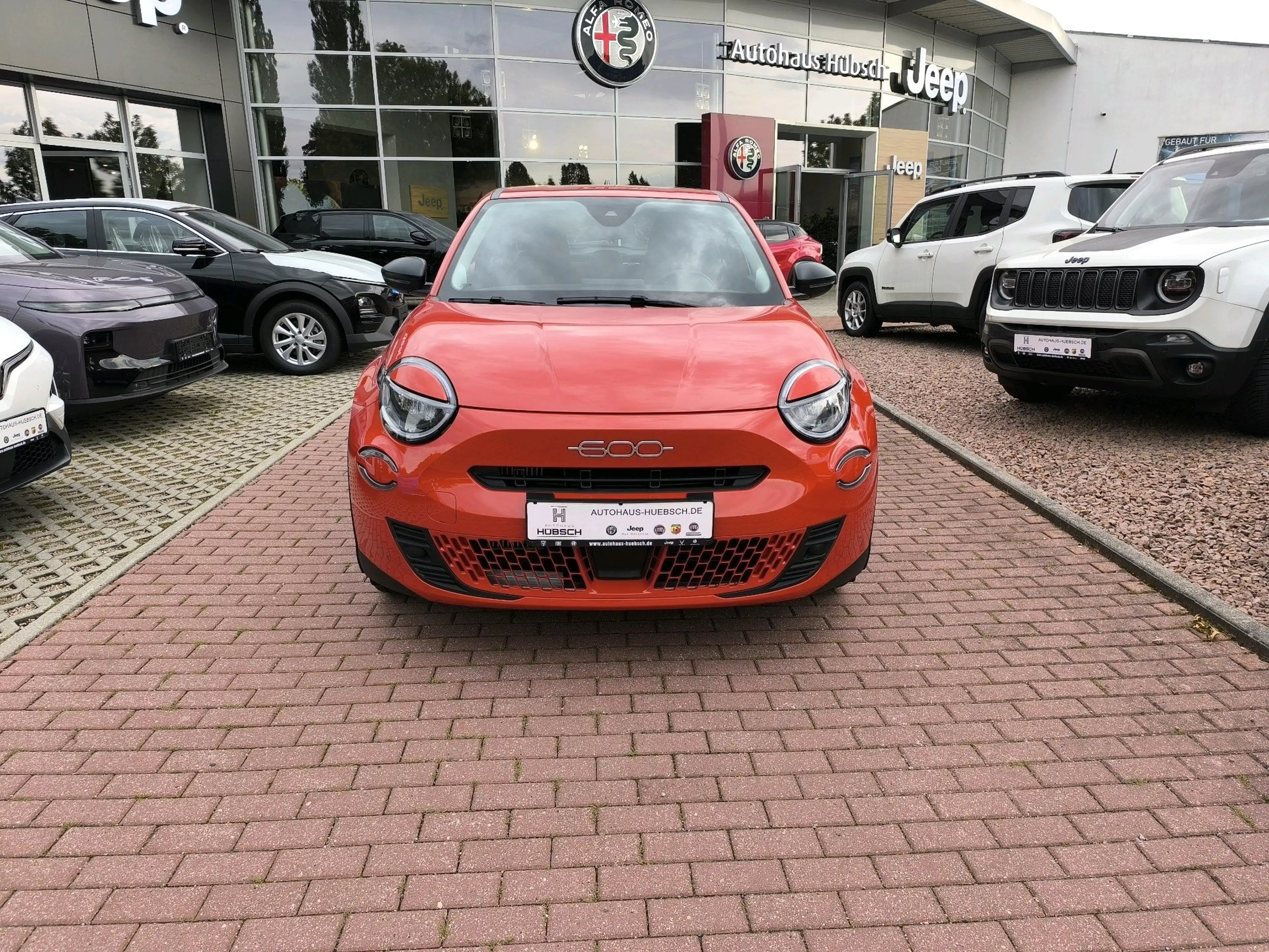 Fiat 600 Hybrid 125-Jahre-Edition — photo 2