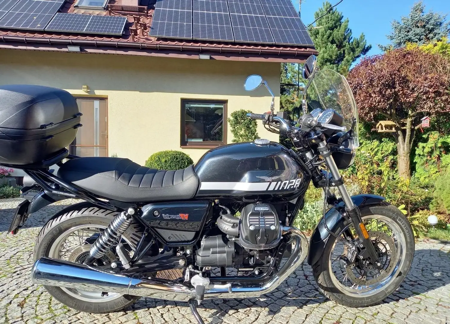Moto Guzzi V 7 Czarny - 1
