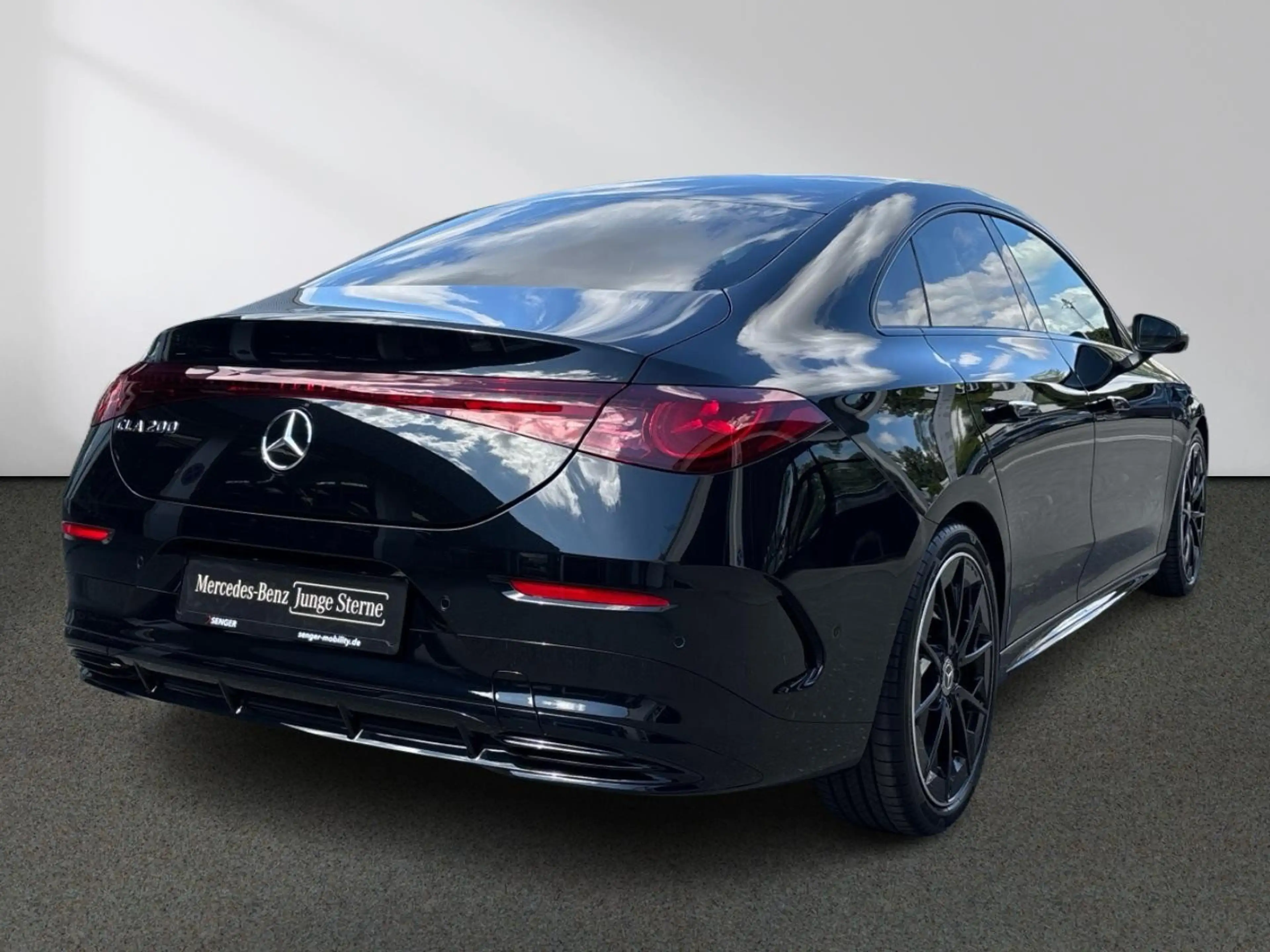 Mercedes-Benz CLA 200 AMG Premium Night Superscreen Memory 19" — photo 3